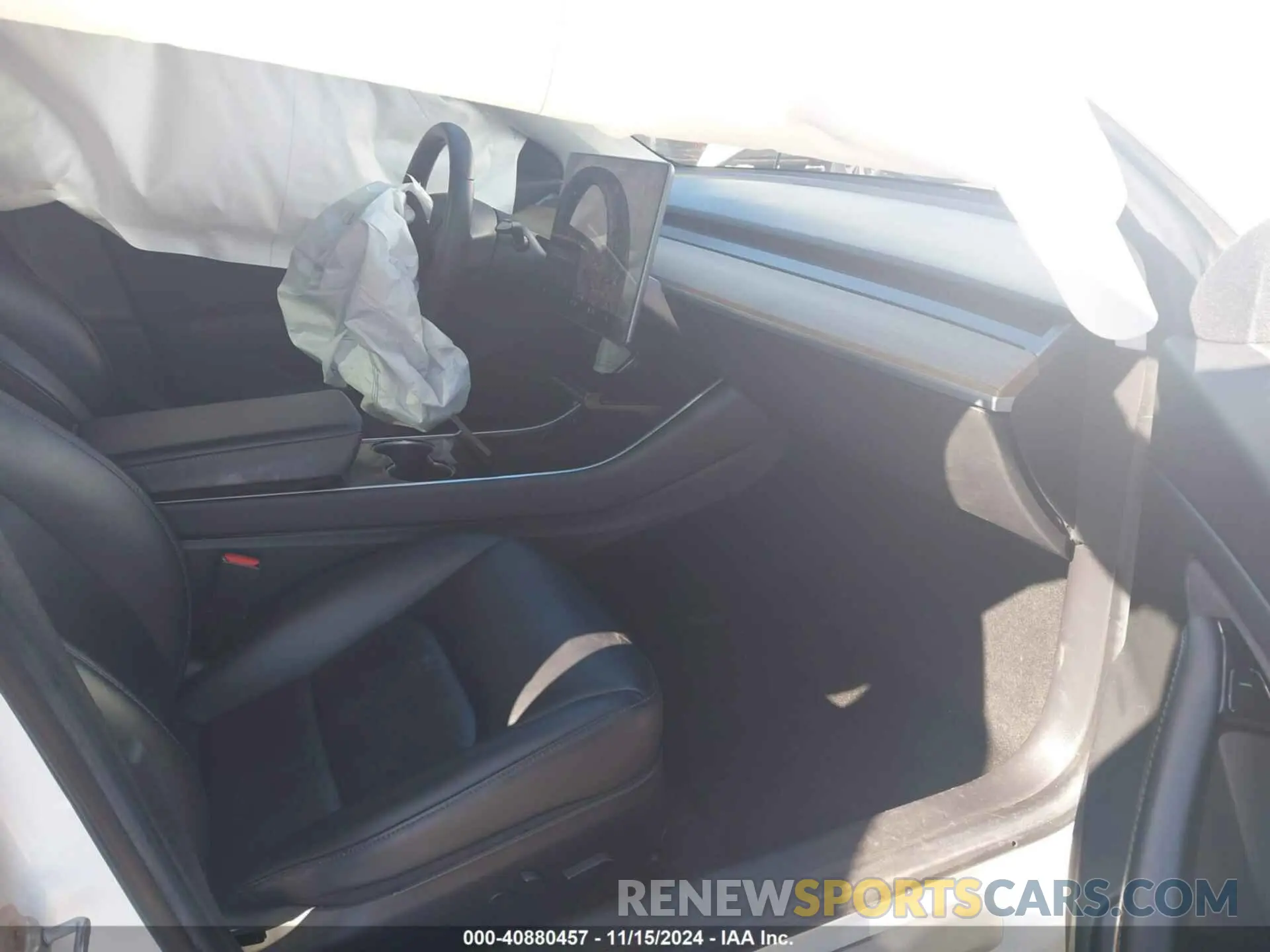 5 Photograph of a damaged car 5YJ3E1EA0KF484813 TESLA MODEL 3 2019