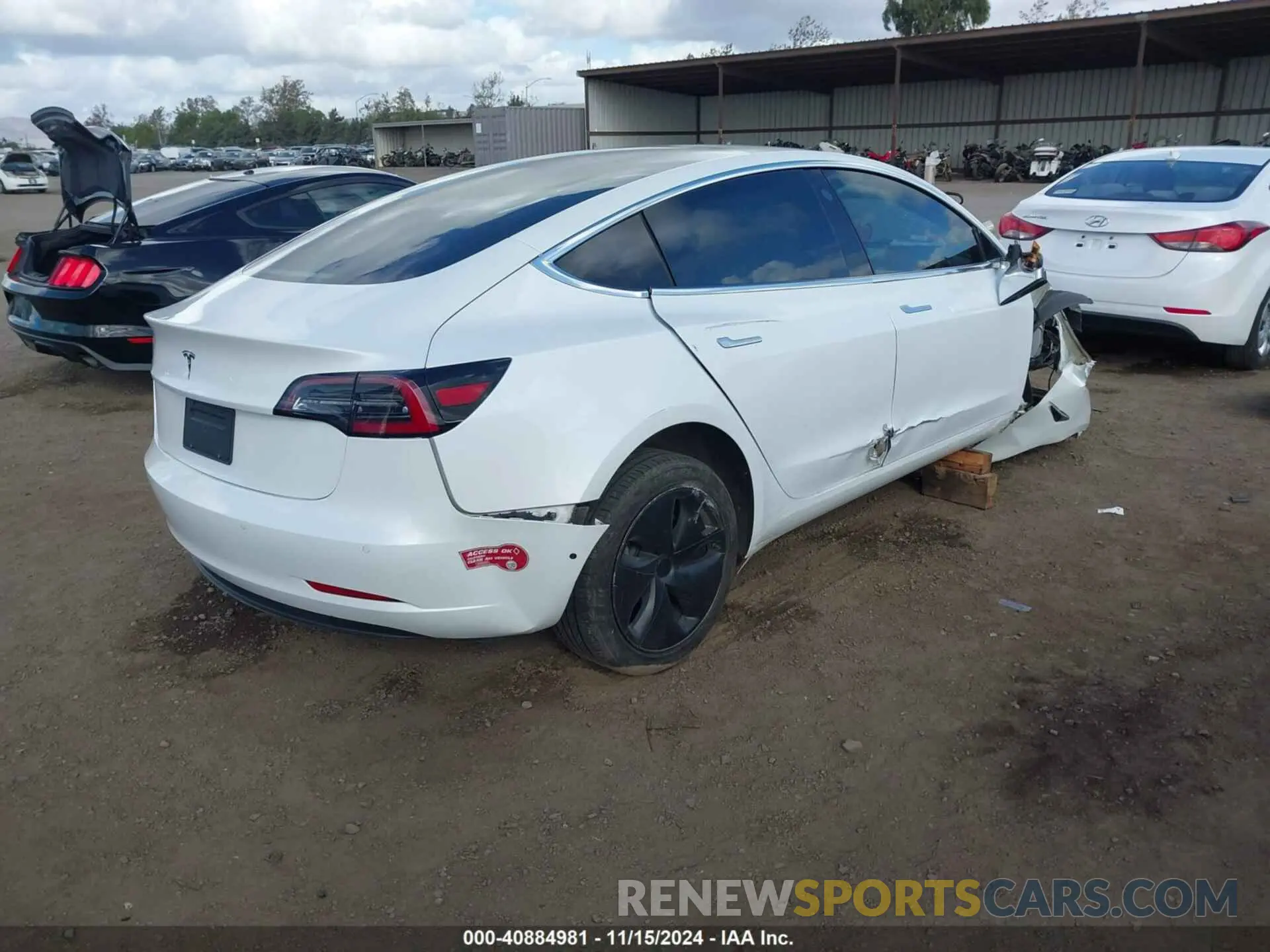4 Photograph of a damaged car 5YJ3E1EA0KF486447 TESLA MODEL 3 2019