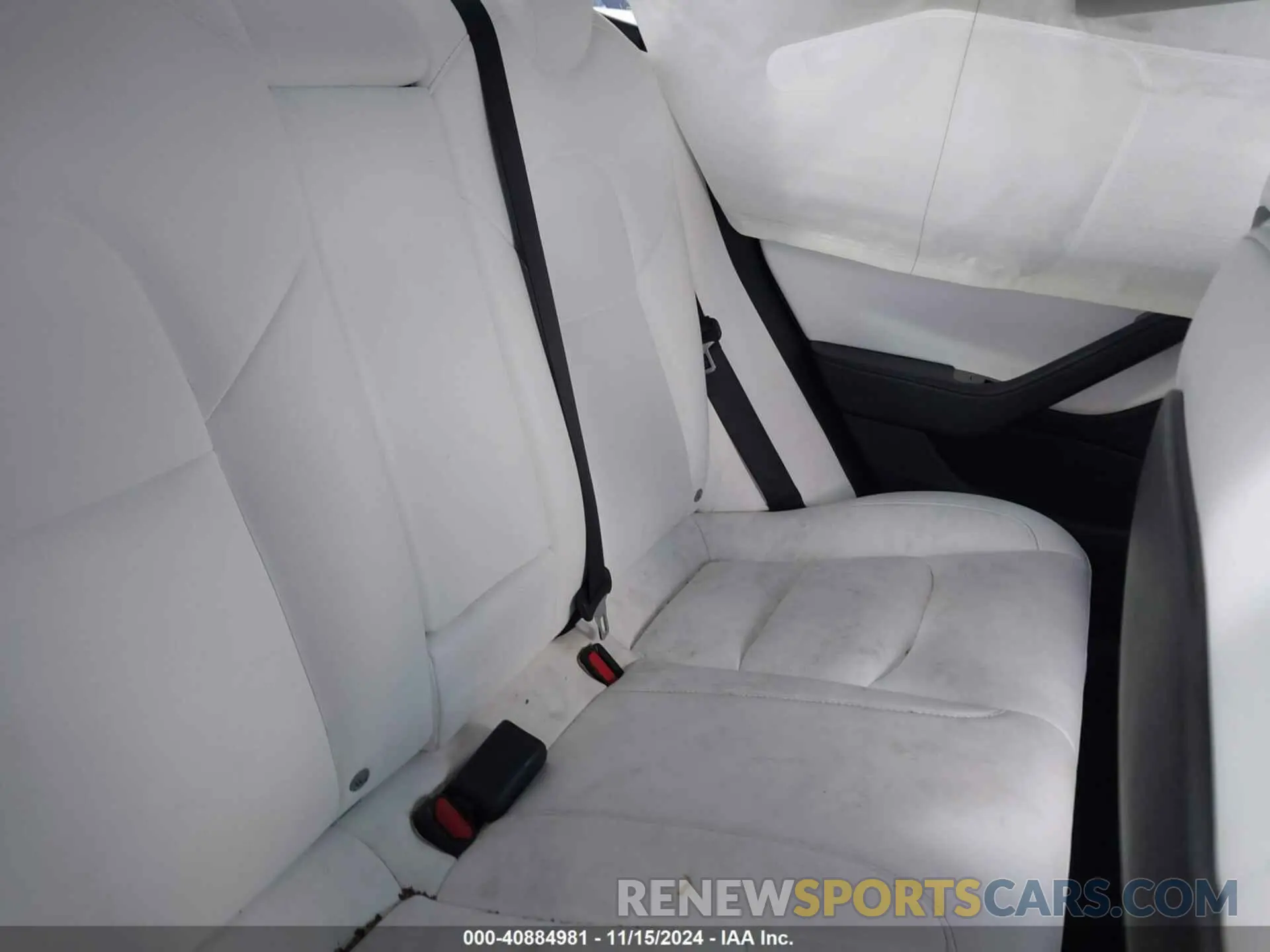 8 Photograph of a damaged car 5YJ3E1EA0KF486447 TESLA MODEL 3 2019