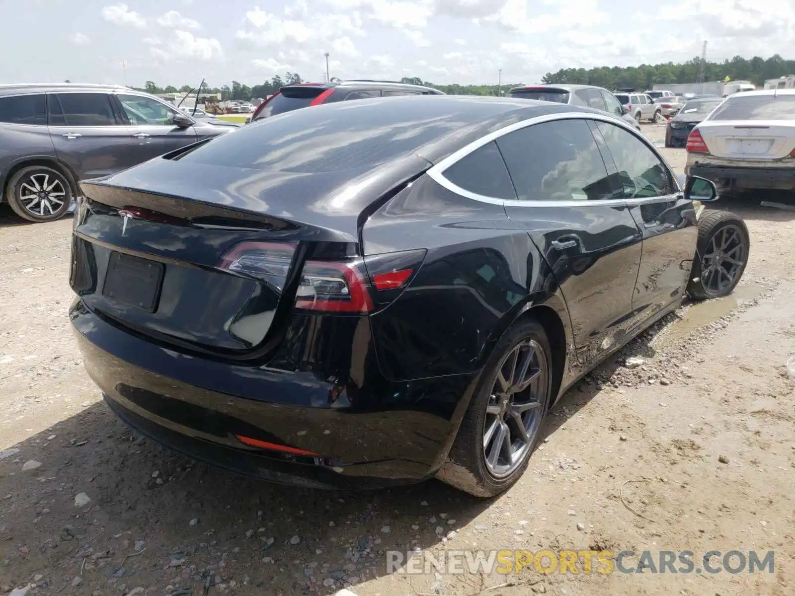 4 Photograph of a damaged car 5YJ3E1EA1KF301631 TESLA MODEL 3 2019