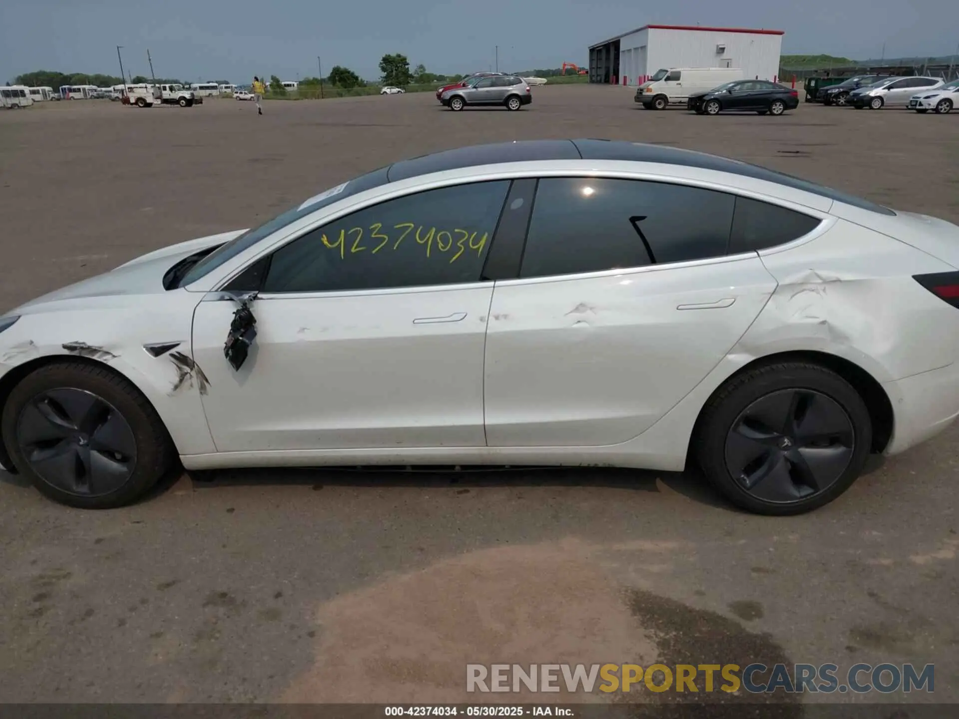 14 Photograph of a damaged car 5YJ3E1EA1KF310118 TESLA MODEL 3 2019