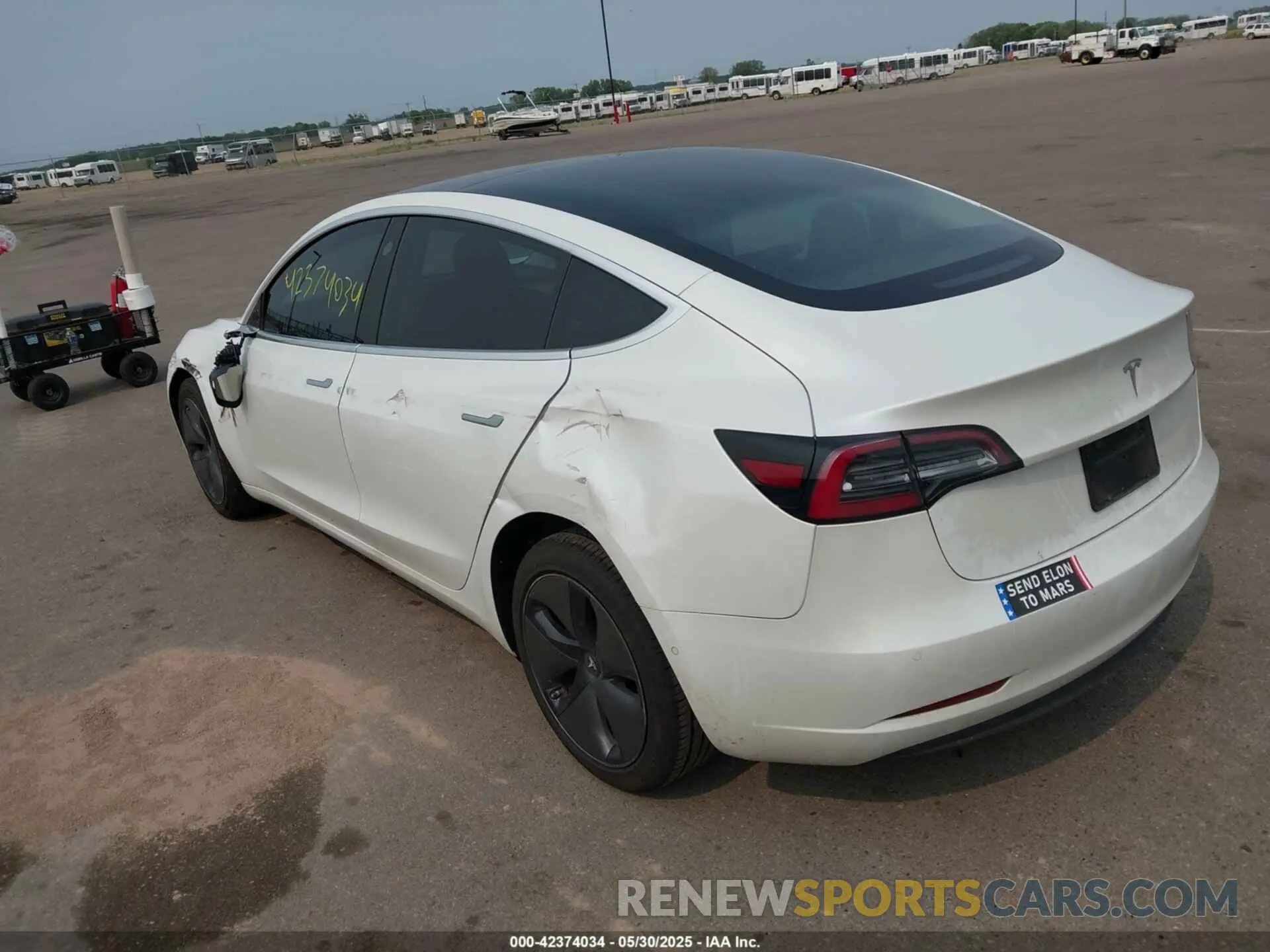 3 Photograph of a damaged car 5YJ3E1EA1KF310118 TESLA MODEL 3 2019