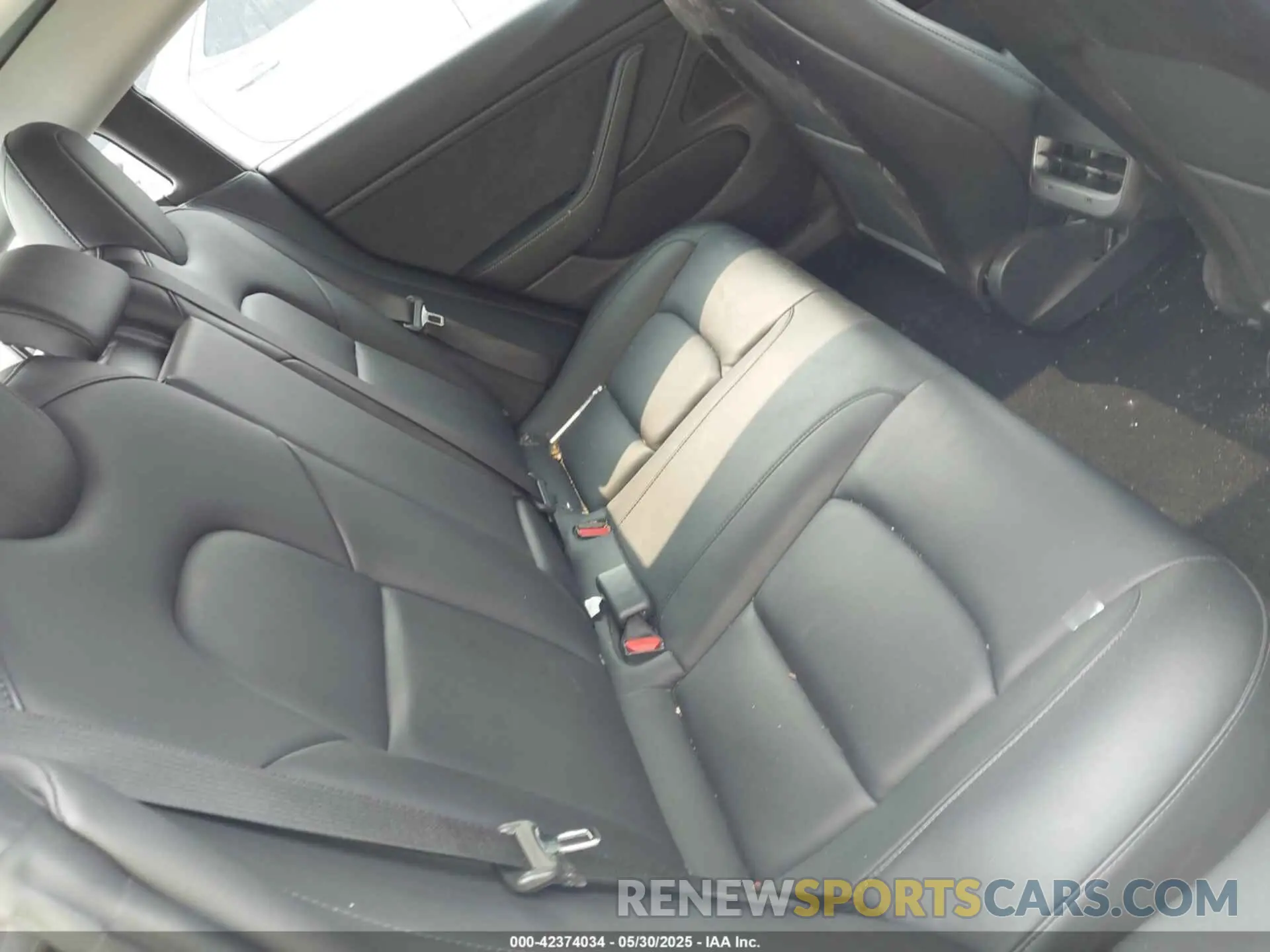 8 Photograph of a damaged car 5YJ3E1EA1KF310118 TESLA MODEL 3 2019