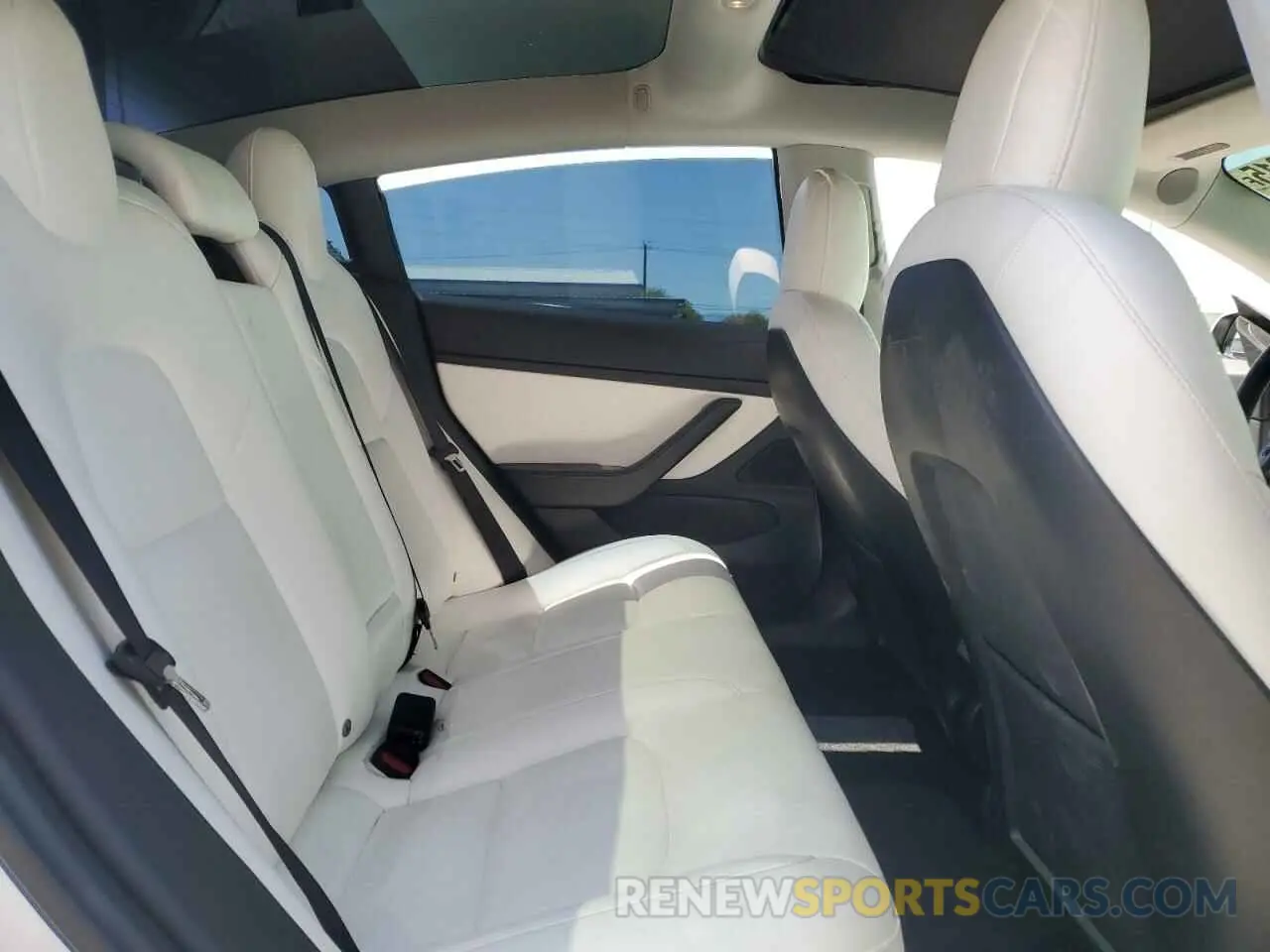 10 Photograph of a damaged car 5YJ3E1EA1KF327193 TESLA MODEL 3 2019