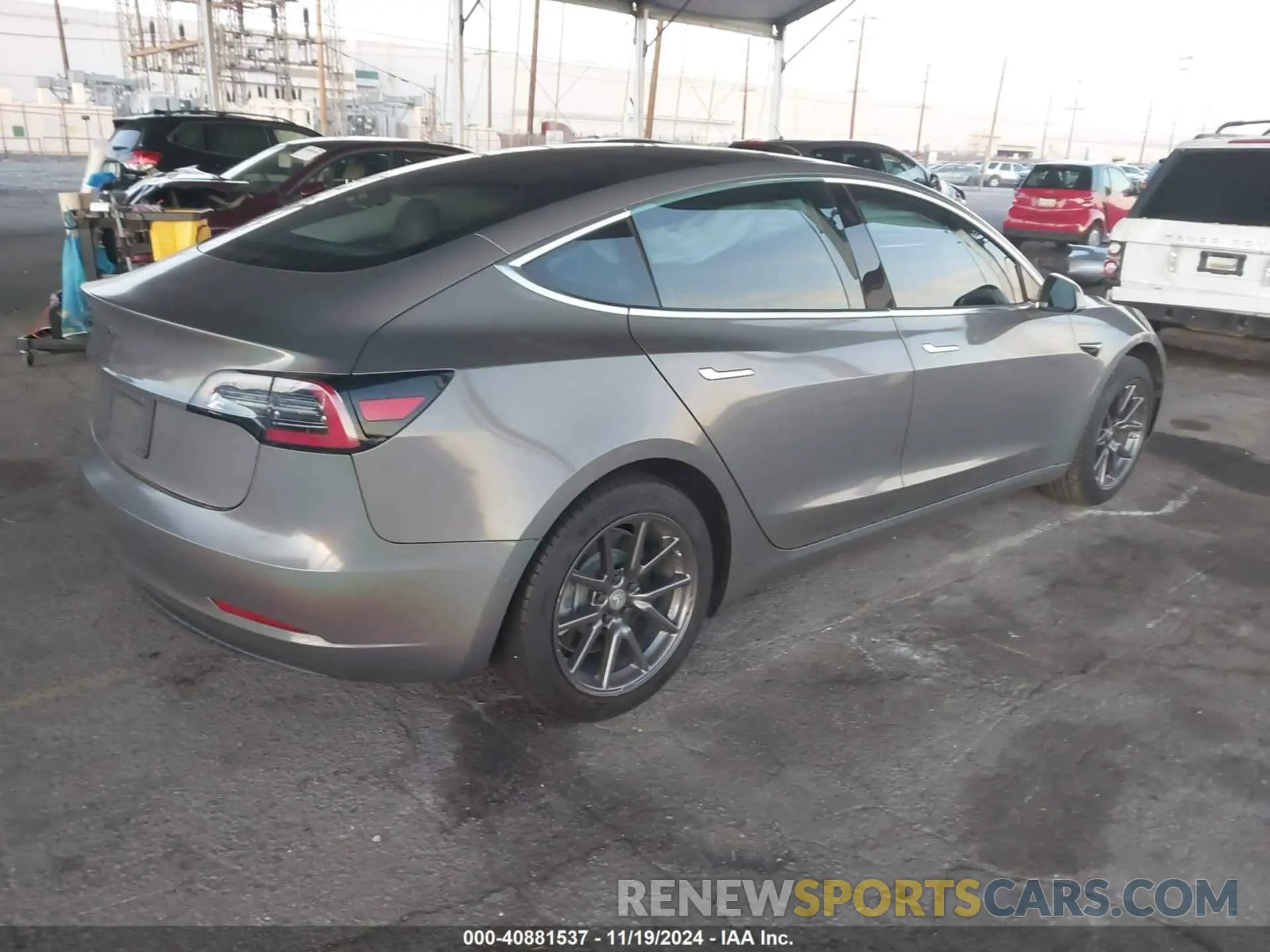 4 Photograph of a damaged car 5YJ3E1EA1KF399916 TESLA MODEL 3 2019