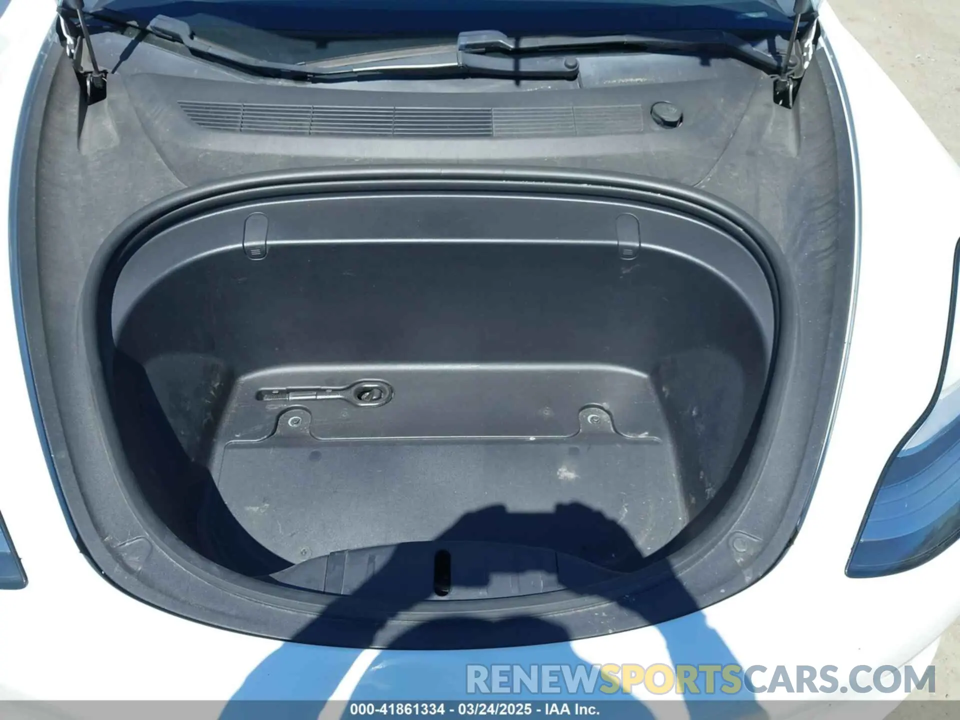 10 Photograph of a damaged car 5YJ3E1EA1KF422983 TESLA MODEL 3 2019