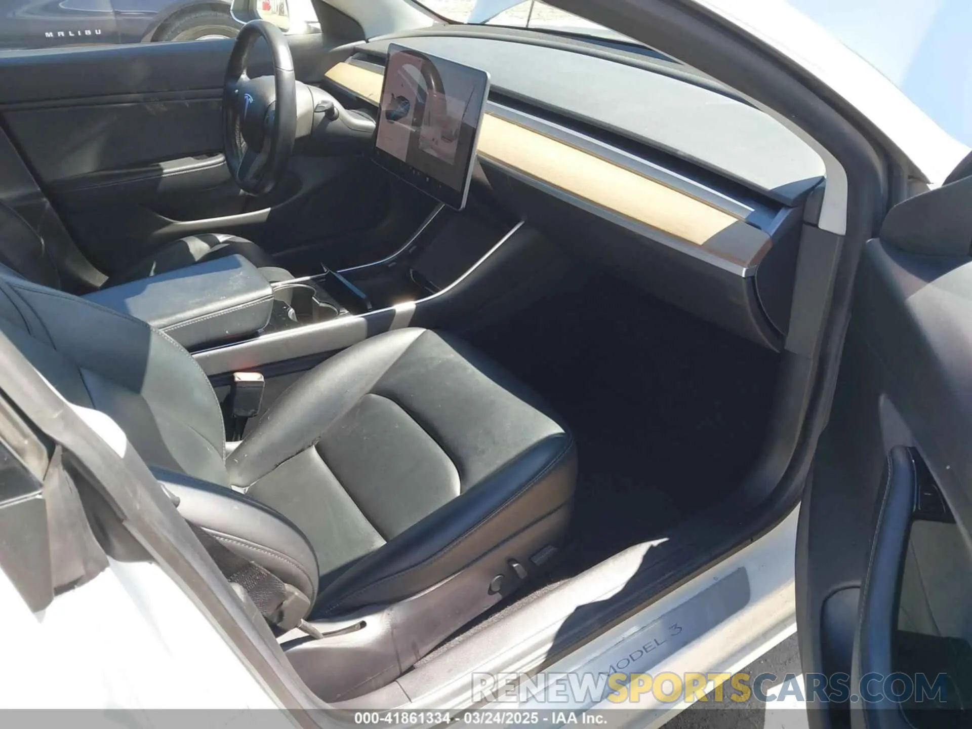 5 Photograph of a damaged car 5YJ3E1EA1KF422983 TESLA MODEL 3 2019