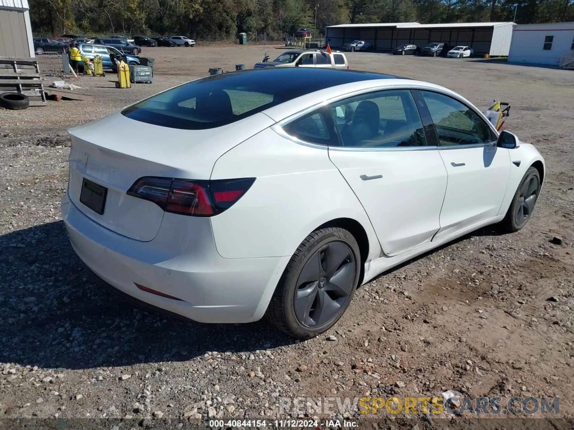 4 Photograph of a damaged car 5YJ3E1EA1KF482634 TESLA MODEL 3 2019