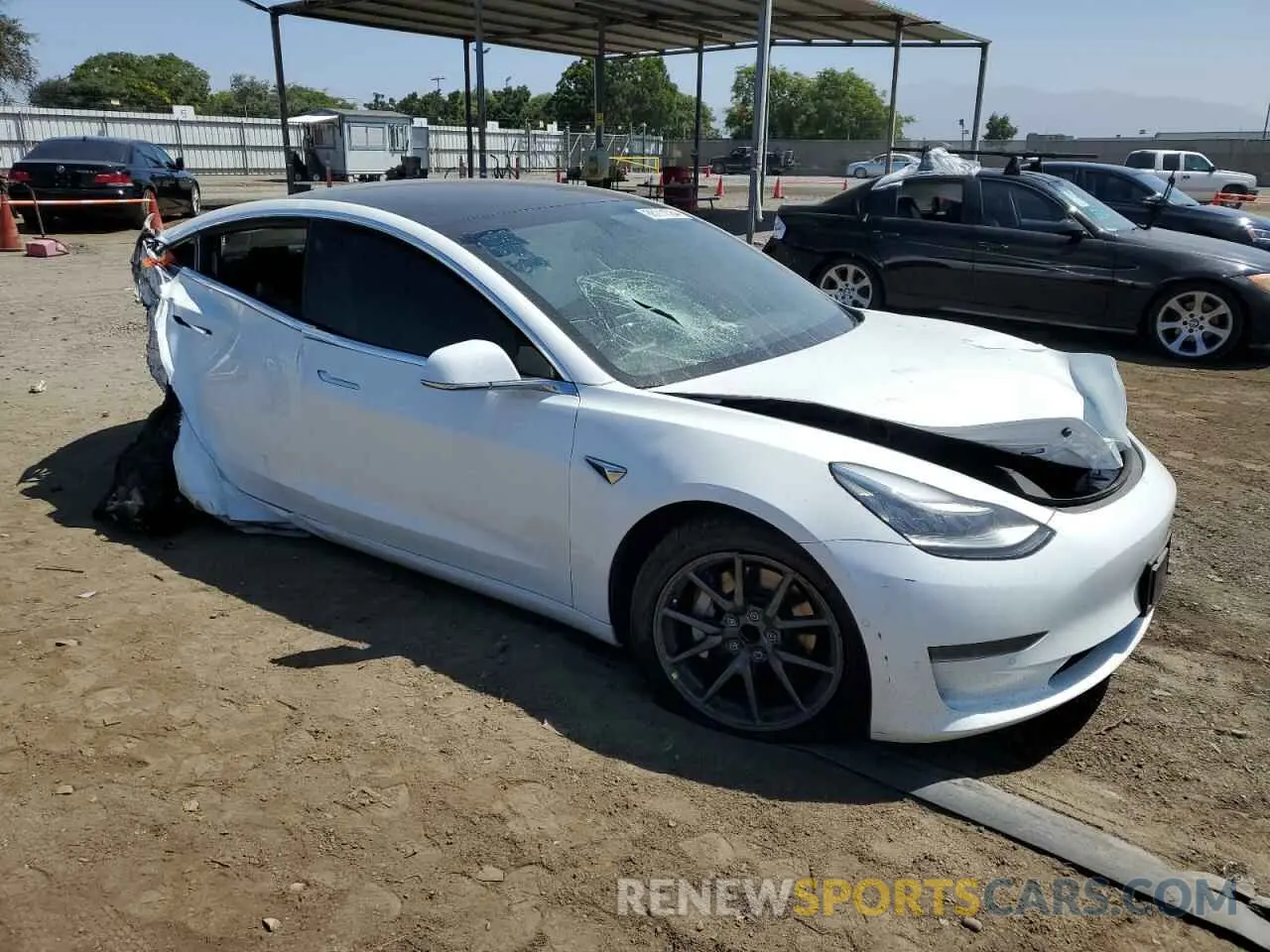 4 Photograph of a damaged car 5YJ3E1EA1KF482892 TESLA MODEL 3 2019
