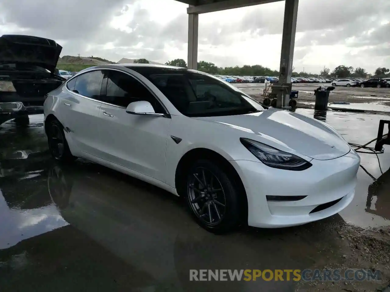 4 Photograph of a damaged car 5YJ3E1EA1KF483749 TESLA MODEL 3 2019