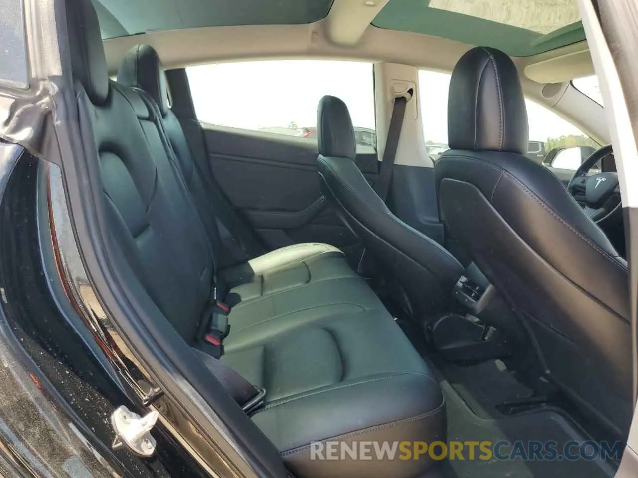 10 Photograph of a damaged car 5YJ3E1EA2KF296780 TESLA MODEL 3 2019