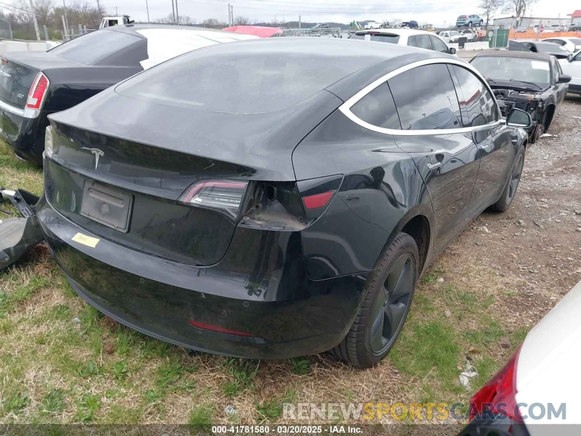 4 Photograph of a damaged car 5YJ3E1EA2KF317028 TESLA MODEL 3 2019