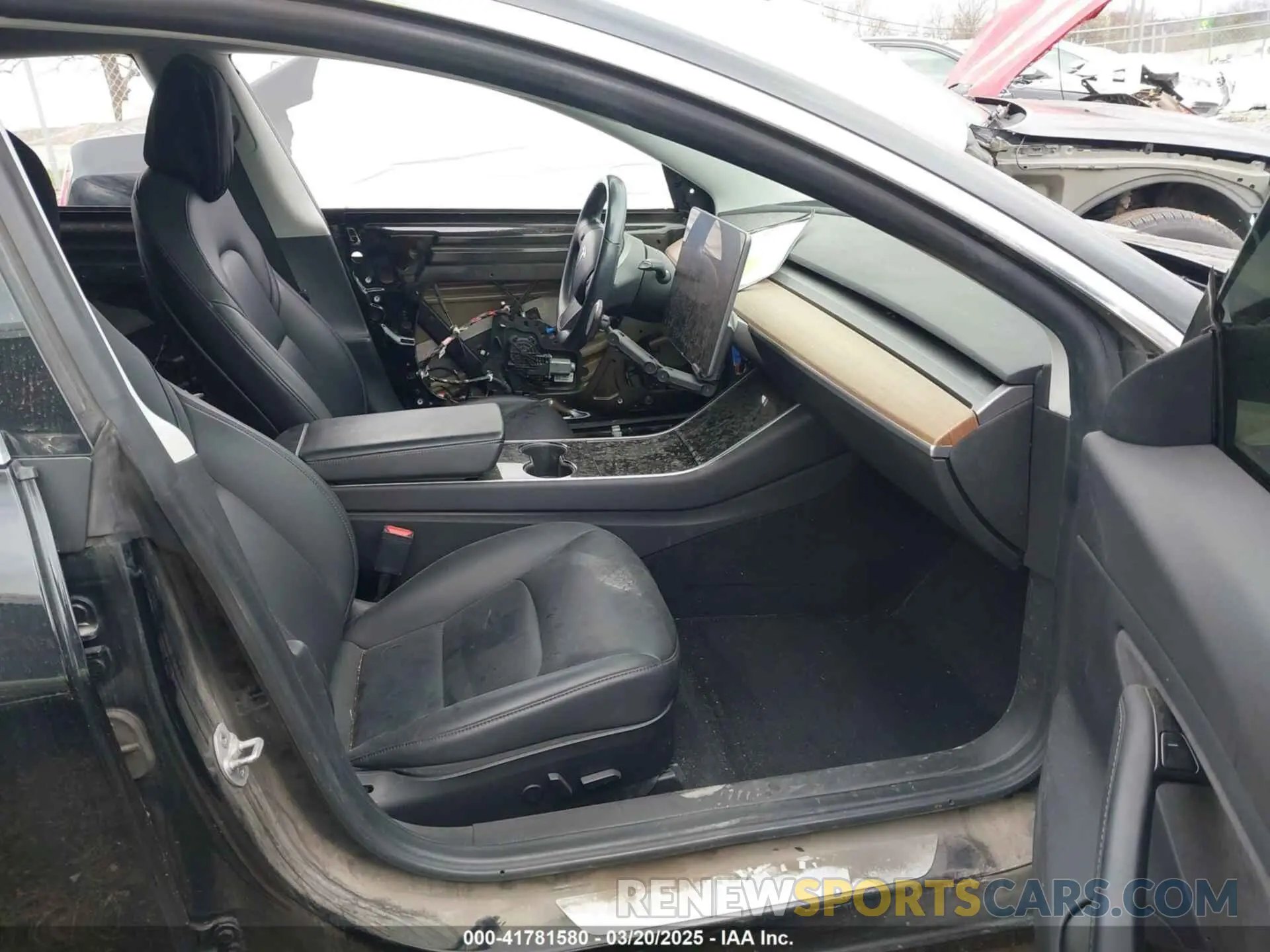 5 Photograph of a damaged car 5YJ3E1EA2KF317028 TESLA MODEL 3 2019