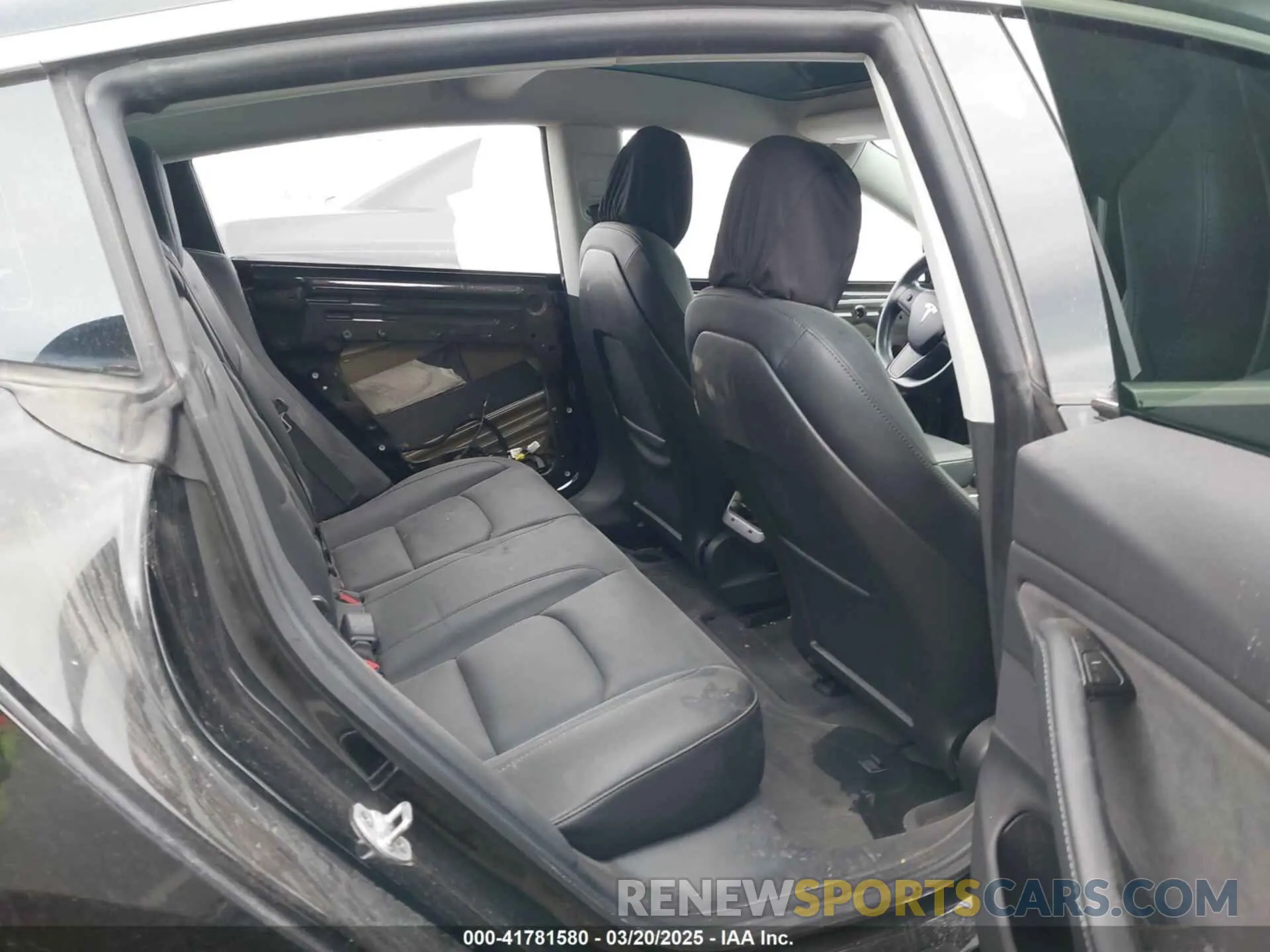 8 Photograph of a damaged car 5YJ3E1EA2KF317028 TESLA MODEL 3 2019