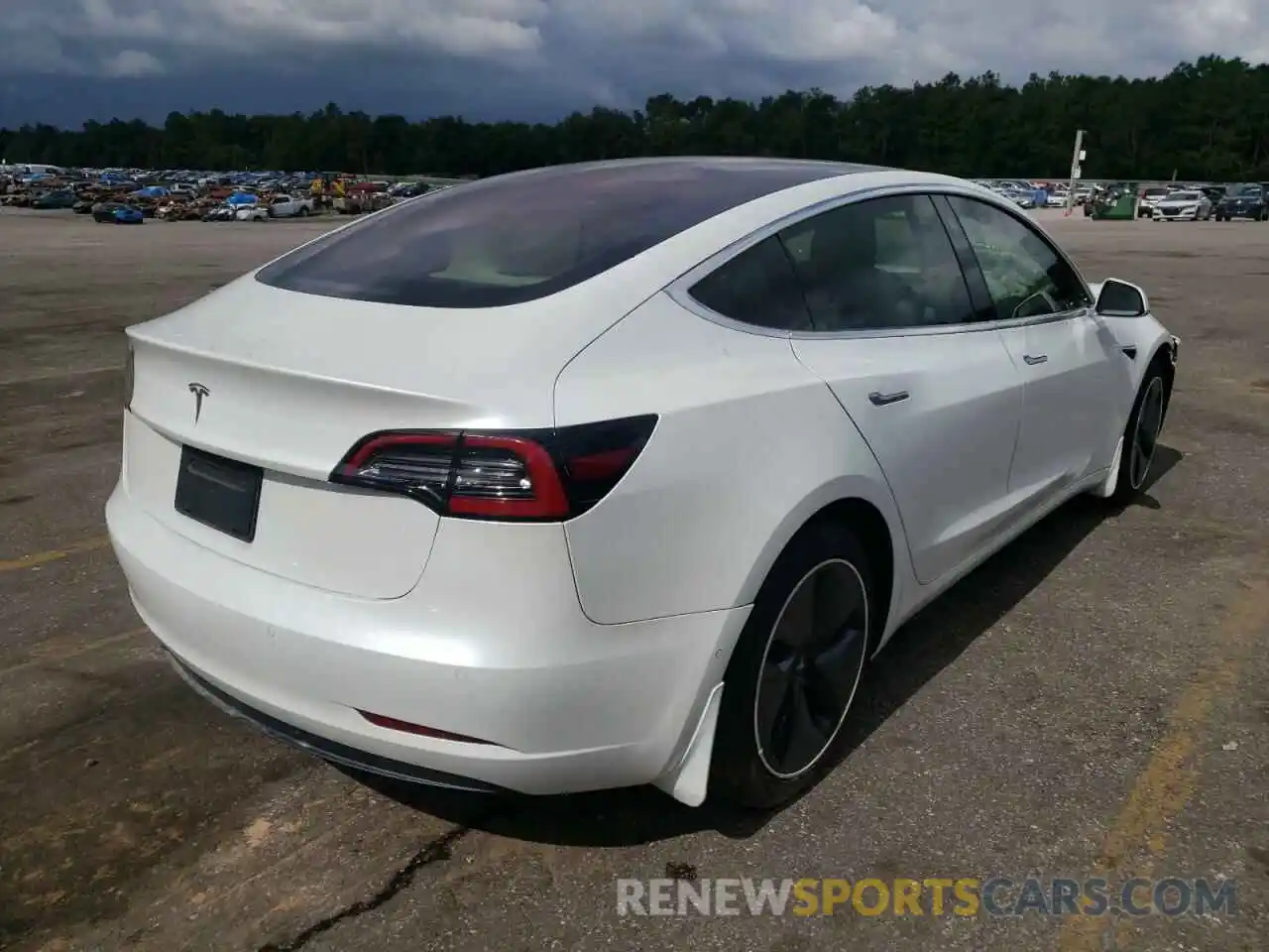 4 Photograph of a damaged car 5YJ3E1EA2KF332550 TESLA MODEL 3 2019