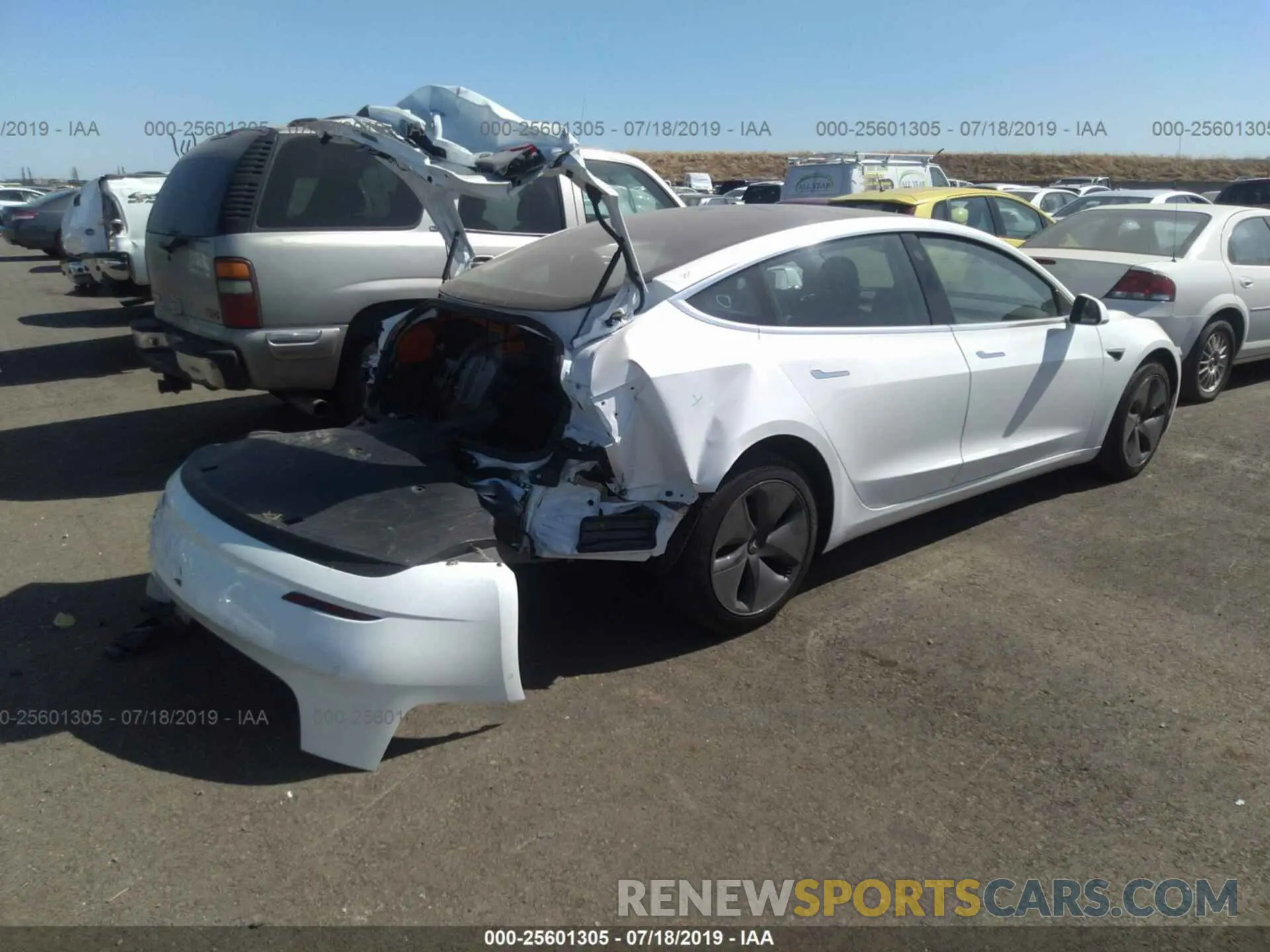 4 Photograph of a damaged car 5YJ3E1EA2KF362809 TESLA MODEL 3 2019