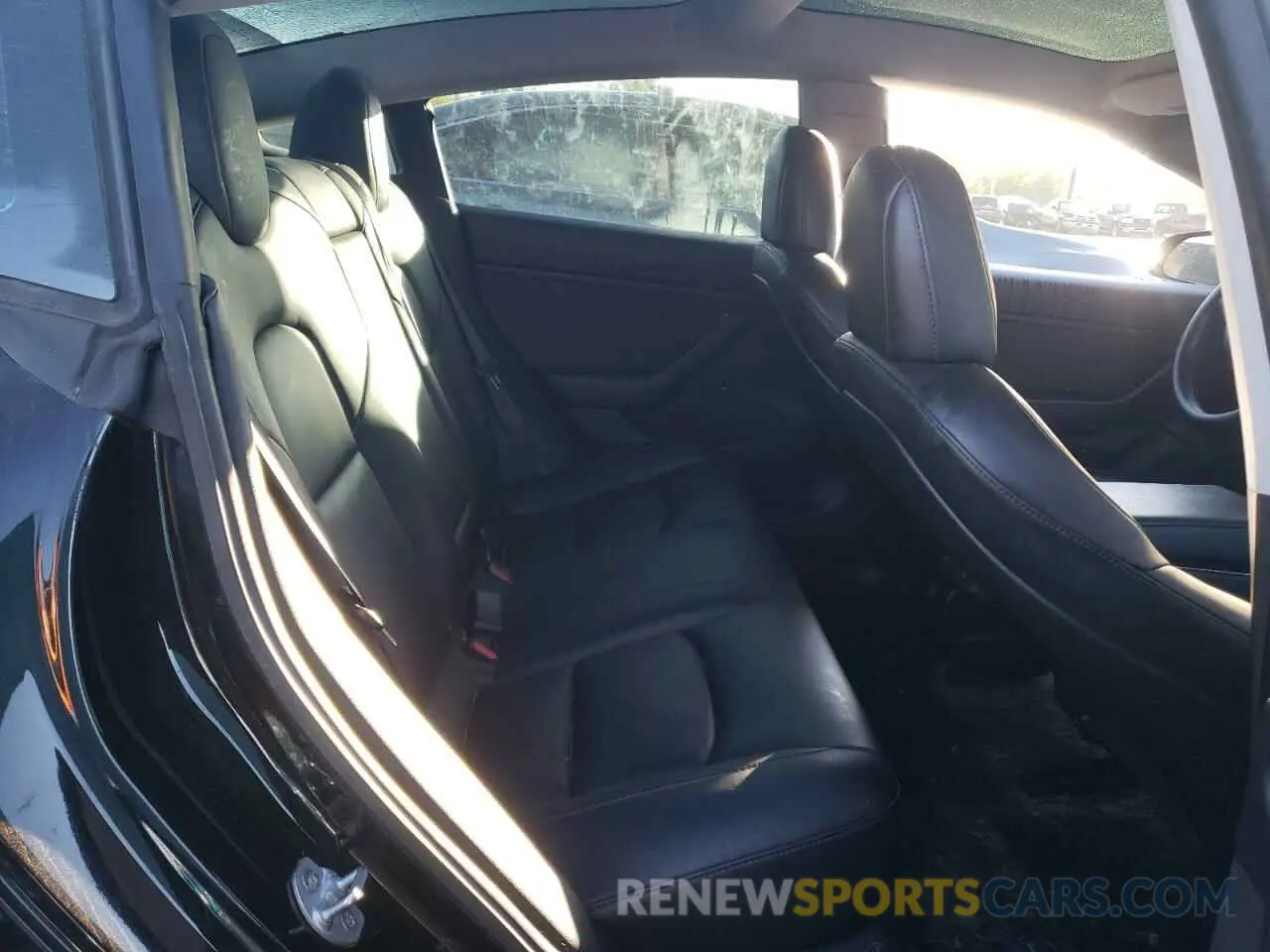 10 Photograph of a damaged car 5YJ3E1EA2KF399651 TESLA MODEL 3 2019