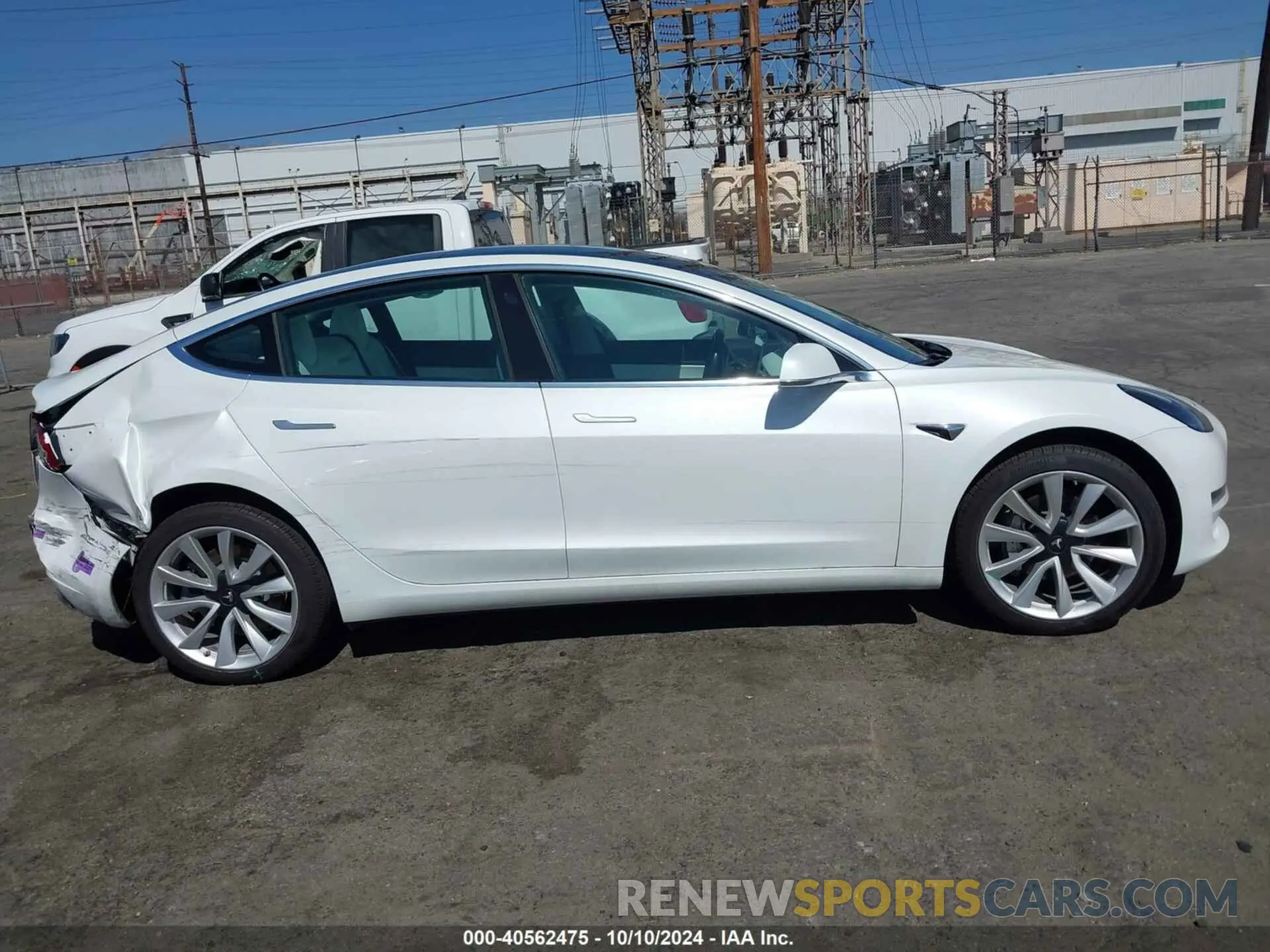 13 Photograph of a damaged car 5YJ3E1EA2KF419378 TESLA MODEL 3 2019