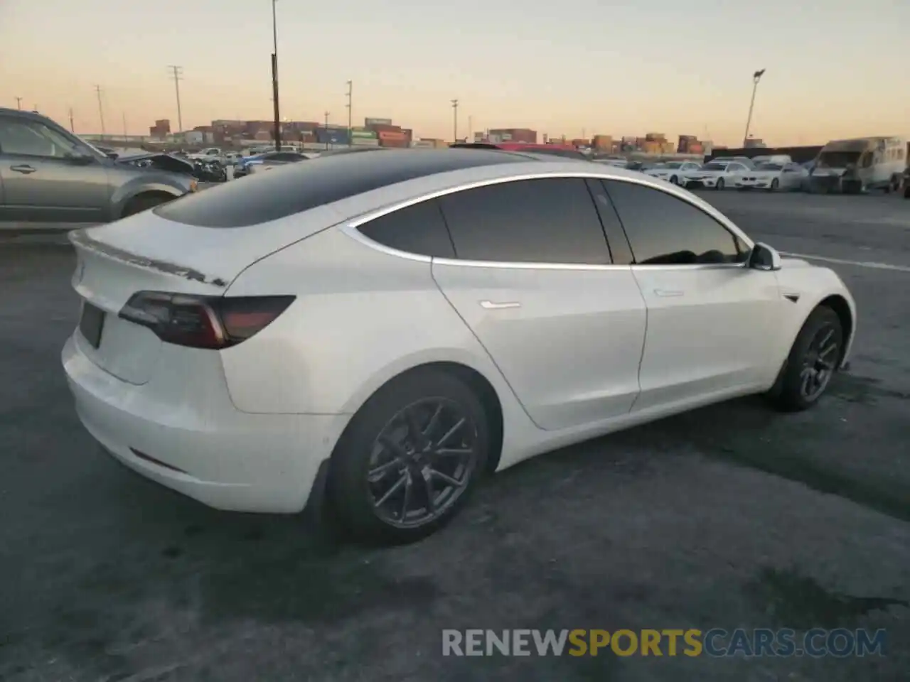 3 Photograph of a damaged car 5YJ3E1EA2KF425200 TESLA MODEL 3 2019