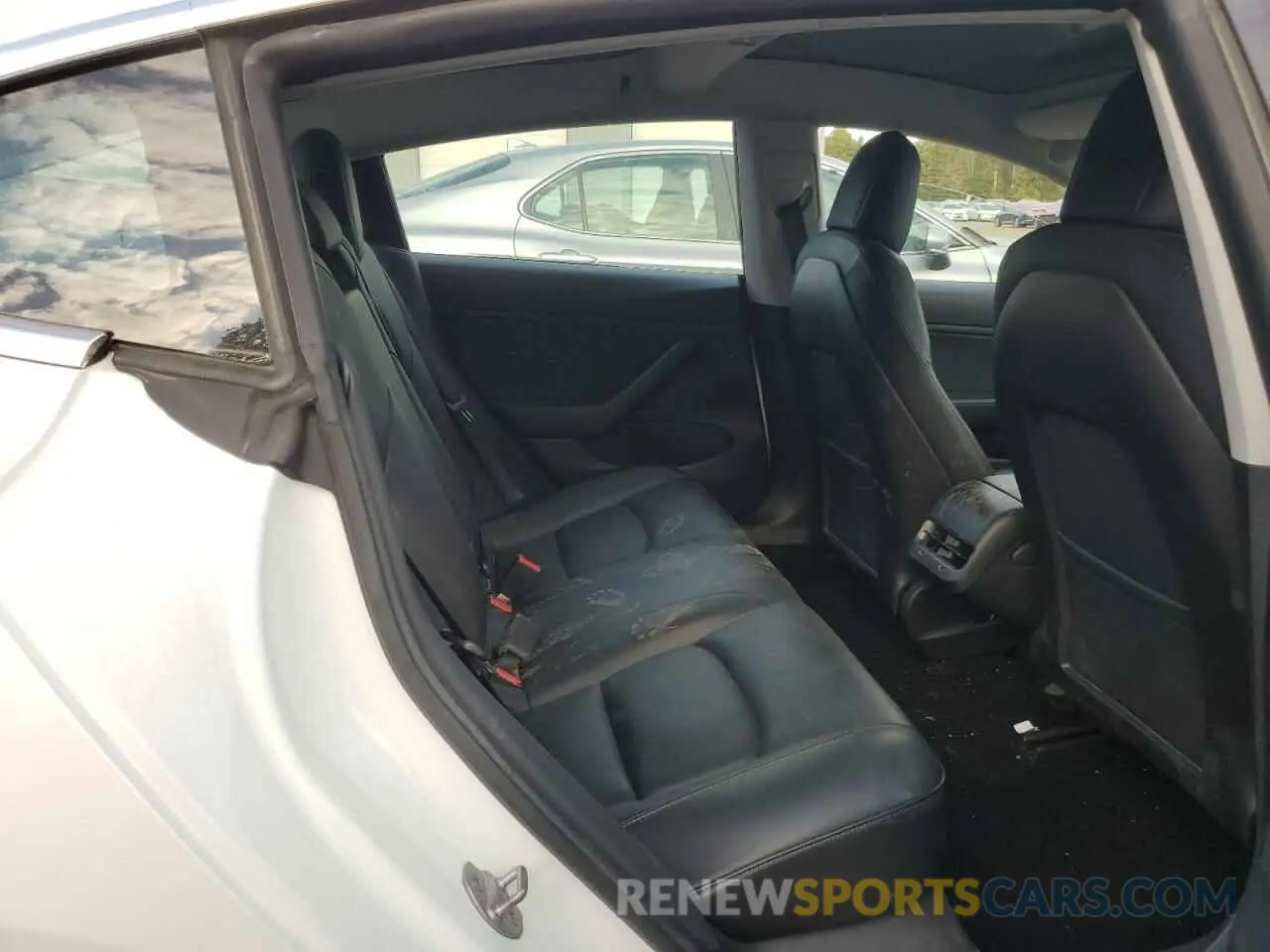 10 Photograph of a damaged car 5YJ3E1EA2KF428050 TESLA MODEL 3 2019
