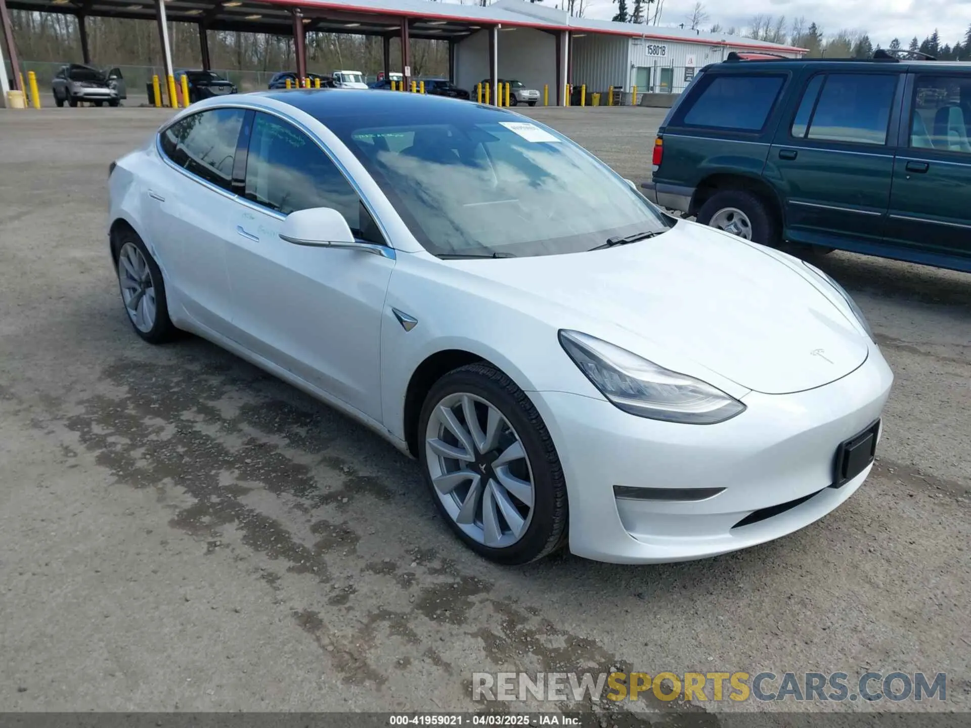 1 Photograph of a damaged car 5YJ3E1EA2KF437900 TESLA MODEL 3 2019