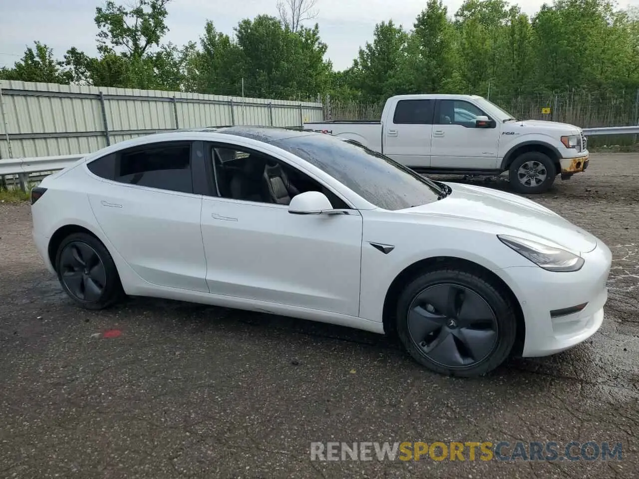 4 Photograph of a damaged car 5YJ3E1EA2KF482514 TESLA MODEL 3 2019