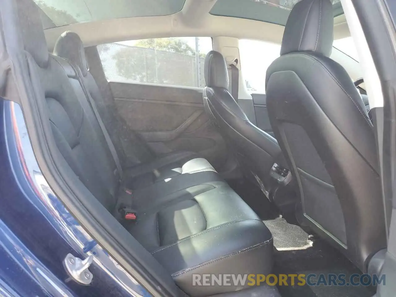 10 Photograph of a damaged car 5YJ3E1EA2KF485767 TESLA MODEL 3 2019
