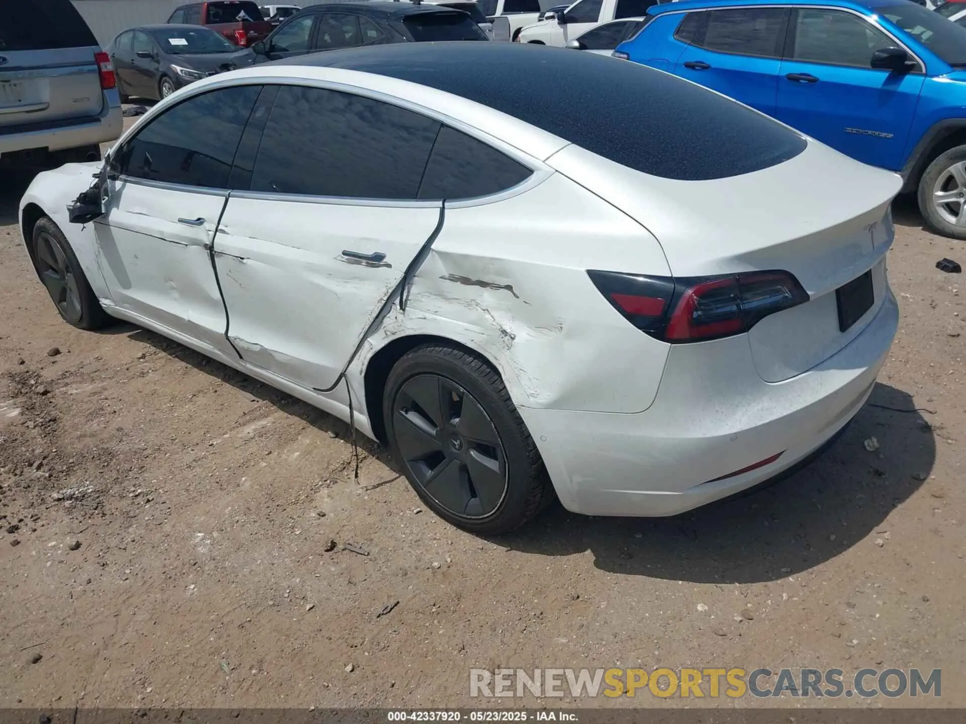 3 Photograph of a damaged car 5YJ3E1EA3KF300254 TESLA MODEL 3 2019