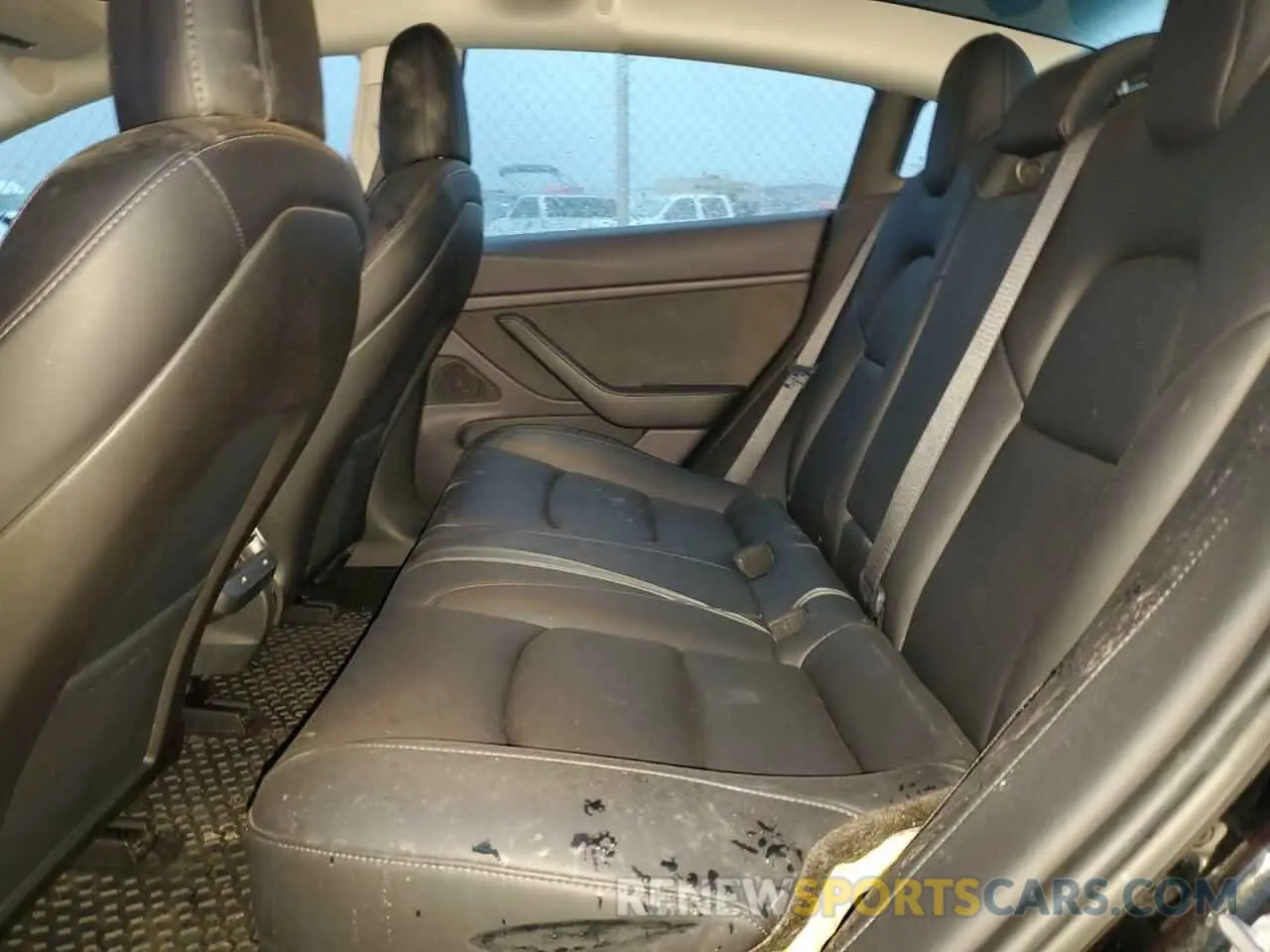 10 Photograph of a damaged car 5YJ3E1EA3KF304207 TESLA MODEL 3 2019