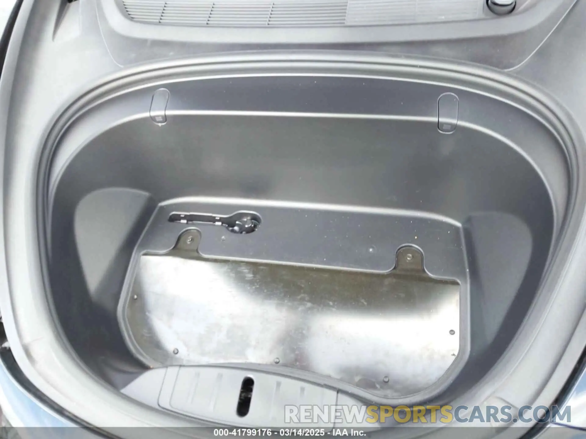 10 Photograph of a damaged car 5YJ3E1EA3KF304286 TESLA MODEL 3 2019
