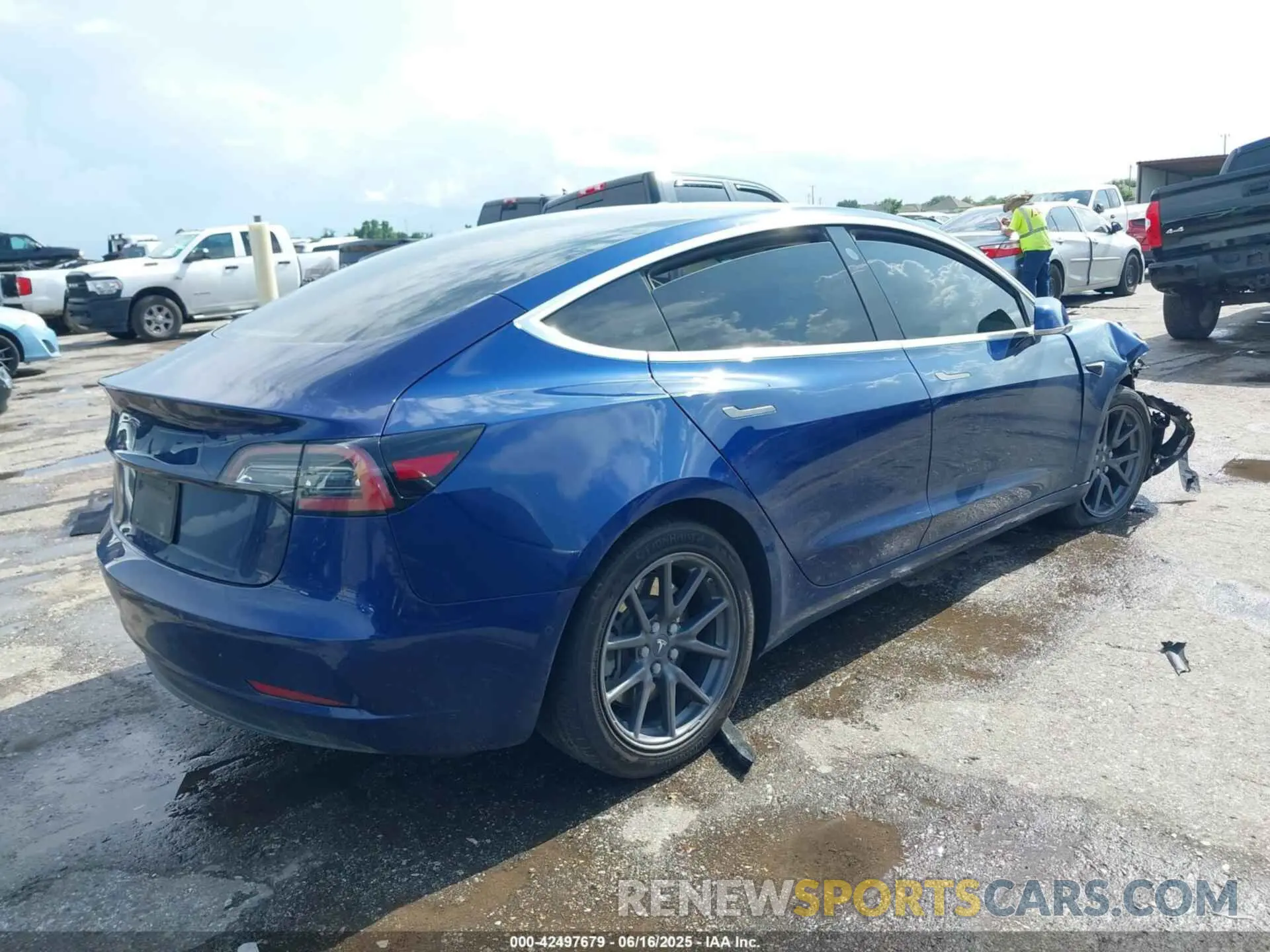 4 Photograph of a damaged car 5YJ3E1EA3KF312551 TESLA MODEL 3 2019