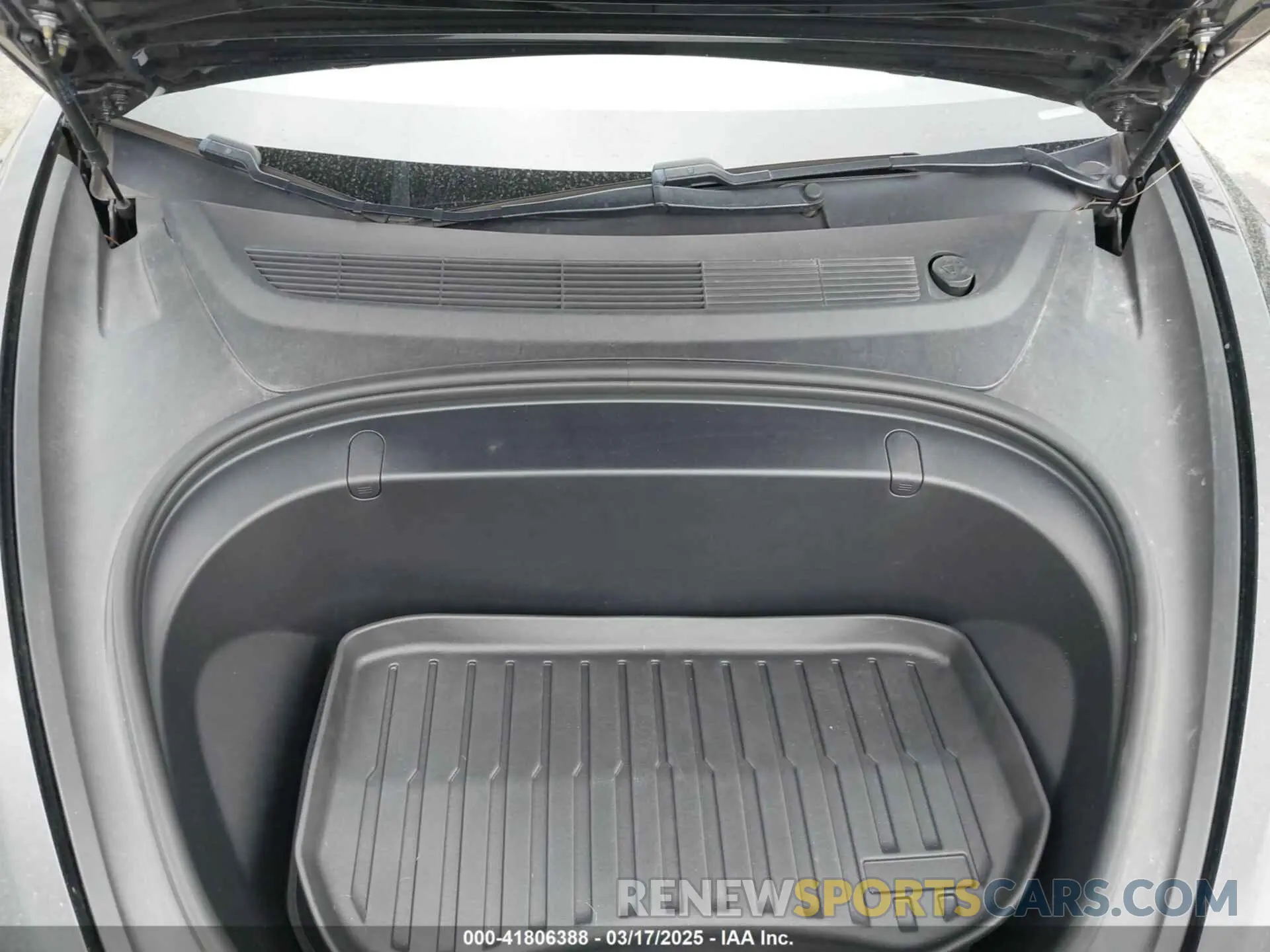 10 Photograph of a damaged car 5YJ3E1EA3KF313425 TESLA MODEL 3 2019
