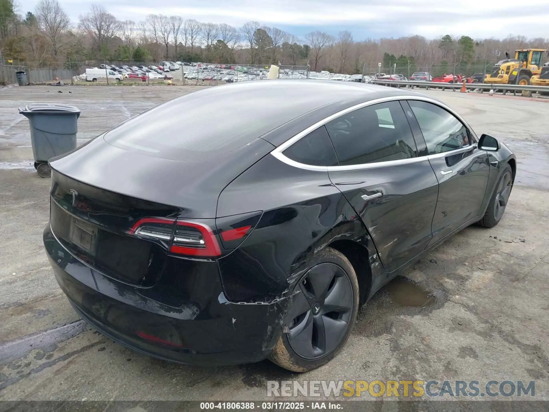 4 Photograph of a damaged car 5YJ3E1EA3KF313425 TESLA MODEL 3 2019
