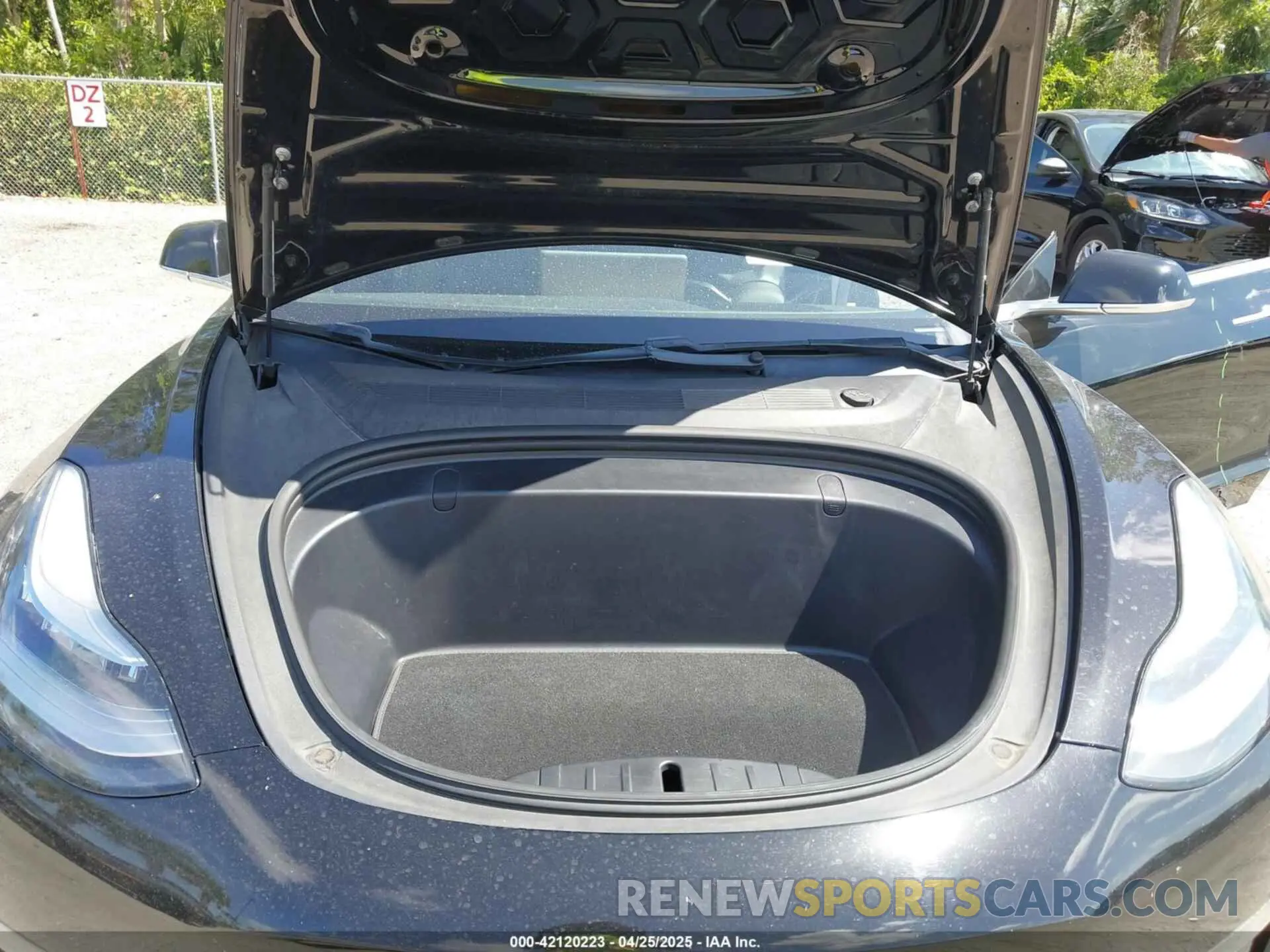 10 Photograph of a damaged car 5YJ3E1EA3KF324263 TESLA MODEL 3 2019