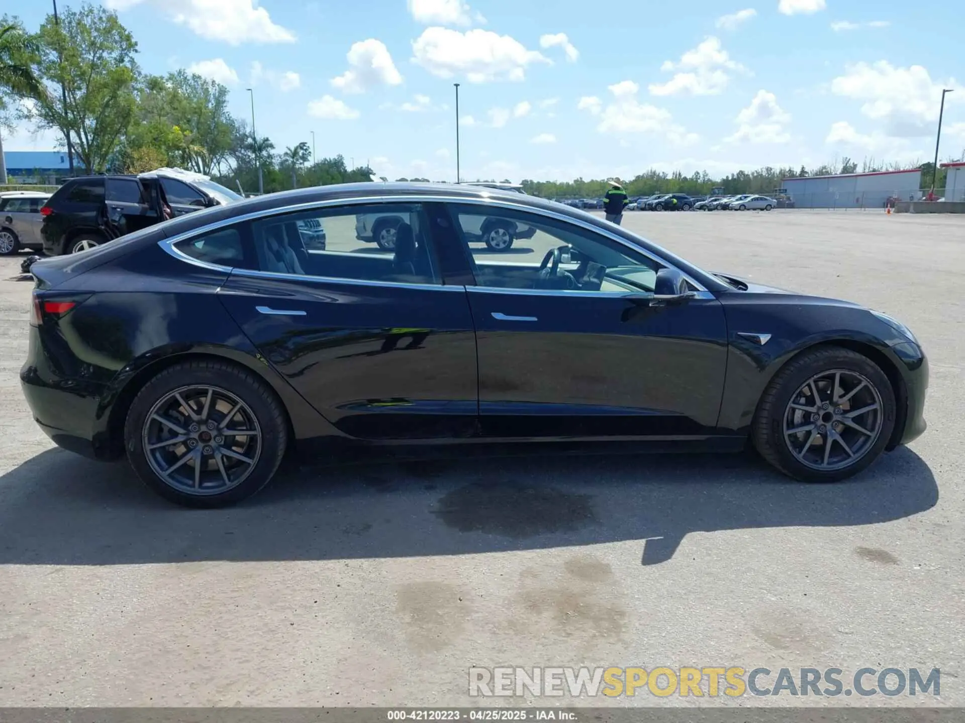 14 Photograph of a damaged car 5YJ3E1EA3KF324263 TESLA MODEL 3 2019