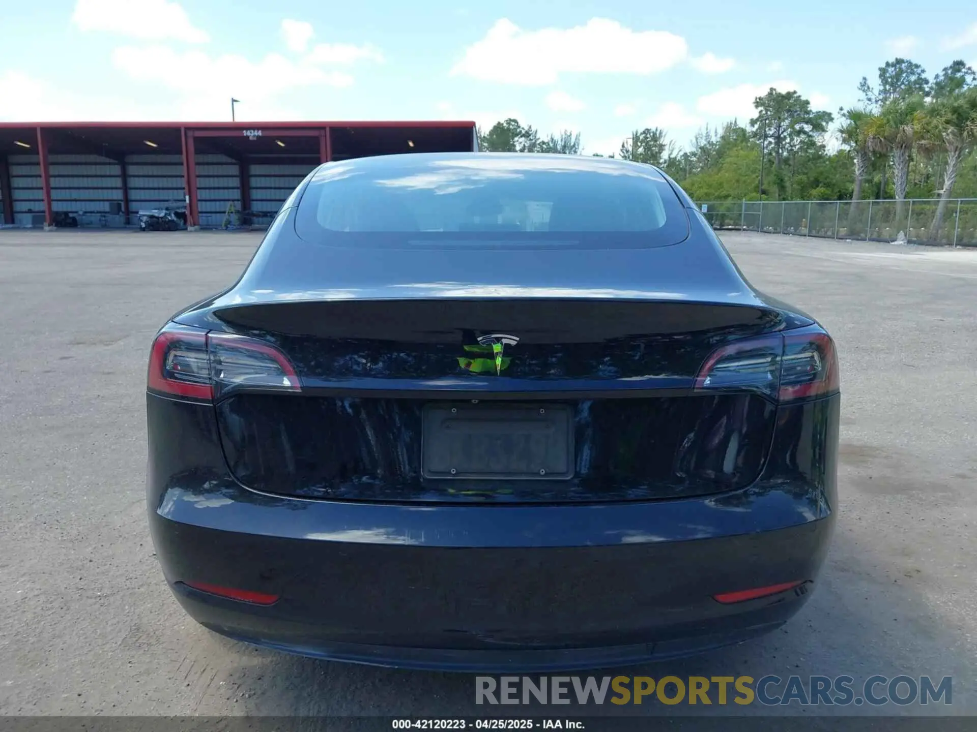 17 Photograph of a damaged car 5YJ3E1EA3KF324263 TESLA MODEL 3 2019