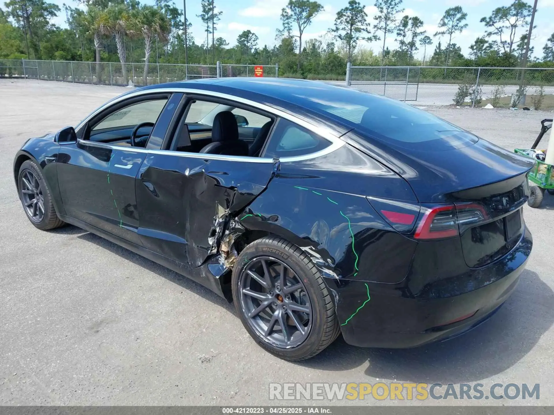 3 Photograph of a damaged car 5YJ3E1EA3KF324263 TESLA MODEL 3 2019