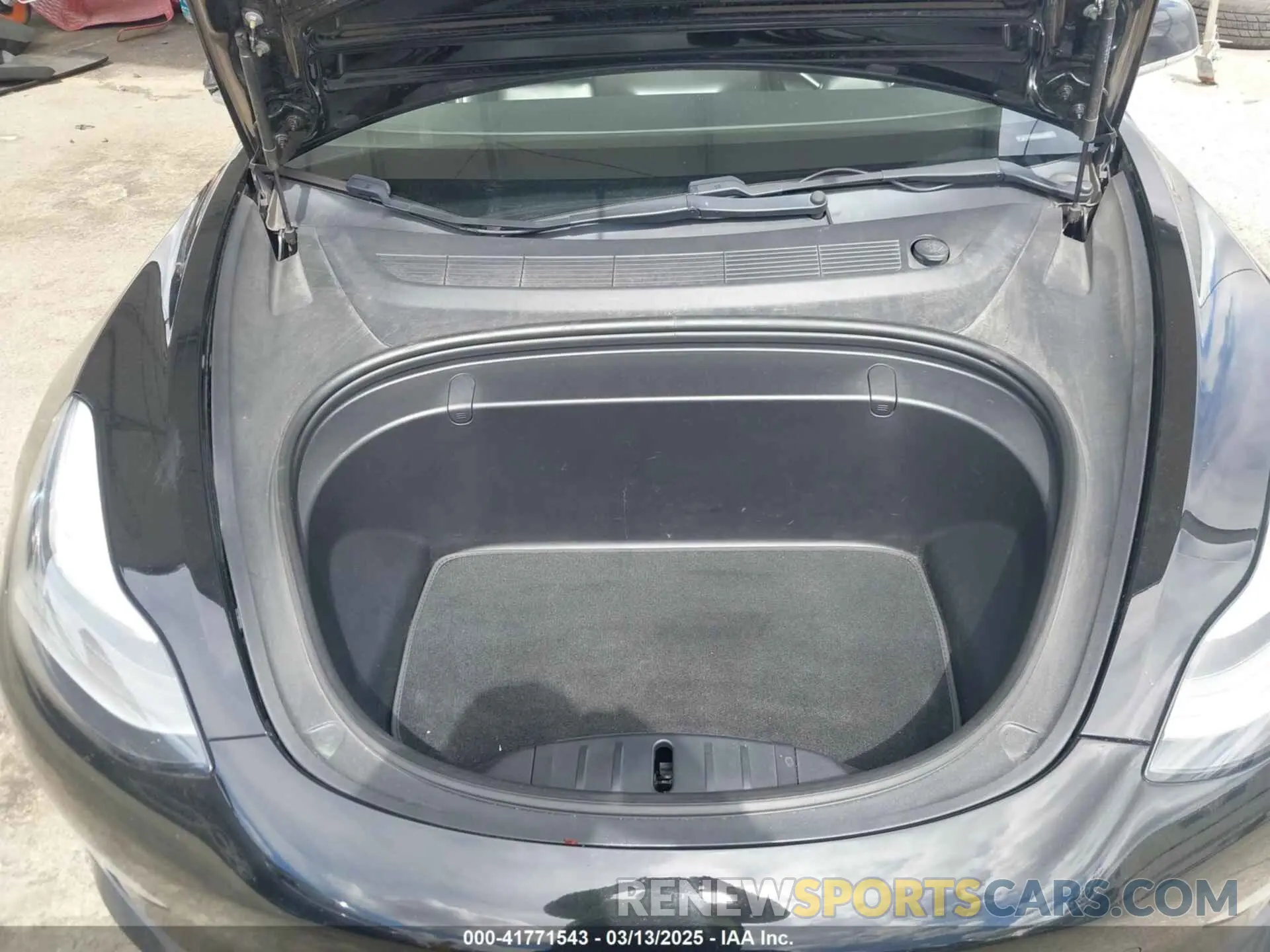 10 Photograph of a damaged car 5YJ3E1EA3KF325056 TESLA MODEL 3 2019
