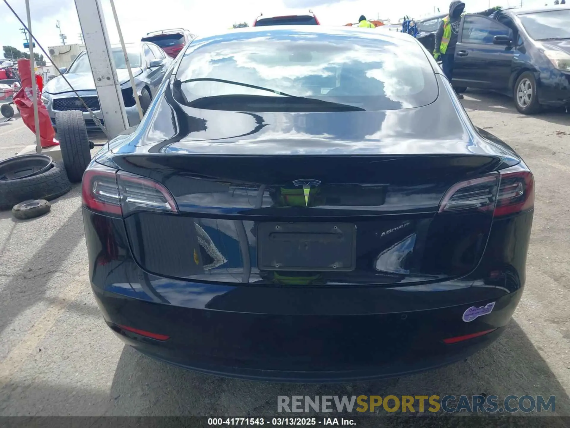 16 Photograph of a damaged car 5YJ3E1EA3KF325056 TESLA MODEL 3 2019