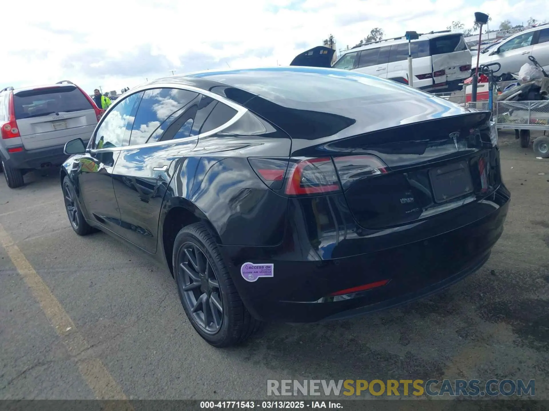 3 Photograph of a damaged car 5YJ3E1EA3KF325056 TESLA MODEL 3 2019