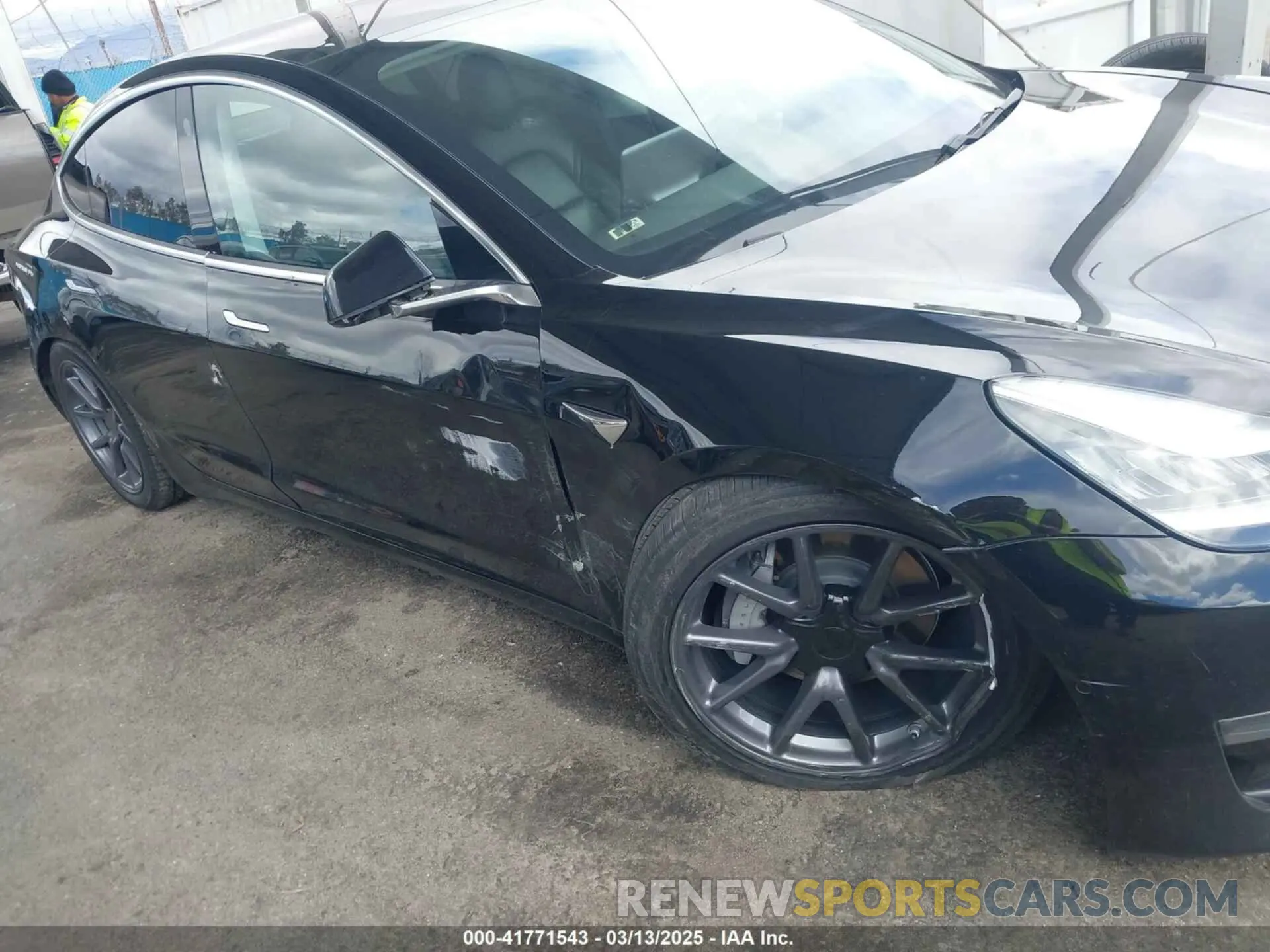 6 Photograph of a damaged car 5YJ3E1EA3KF325056 TESLA MODEL 3 2019