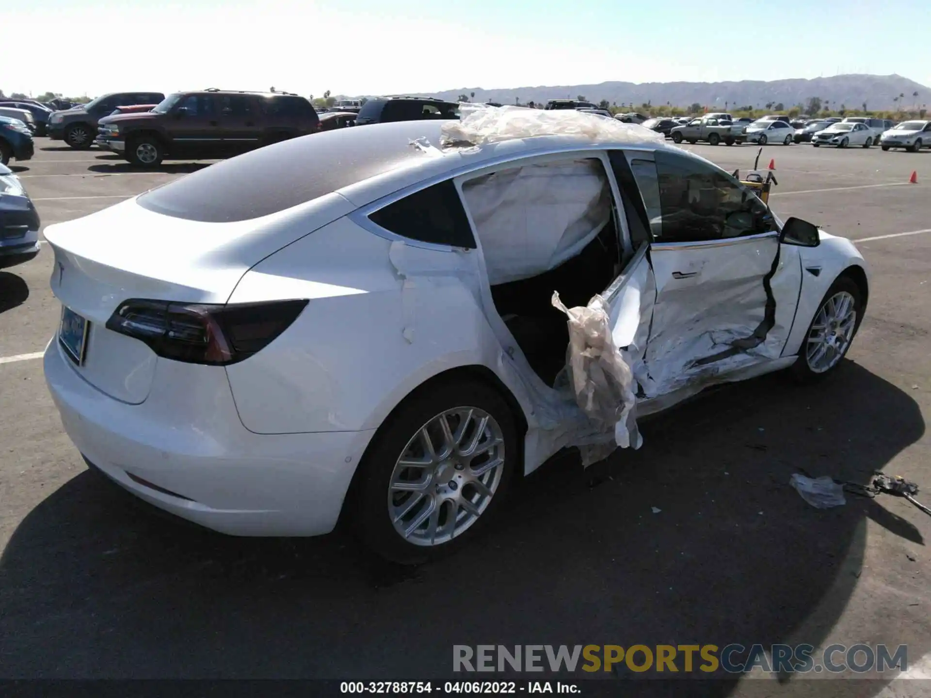 4 Photograph of a damaged car 5YJ3E1EA3KF326529 TESLA MODEL 3 2019