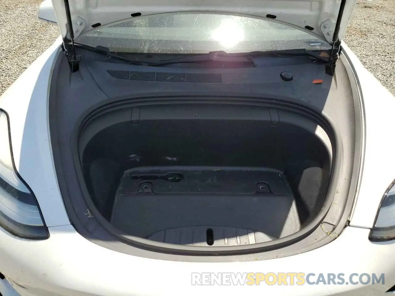 11 Photograph of a damaged car 5YJ3E1EA3KF402556 TESLA MODEL 3 2019