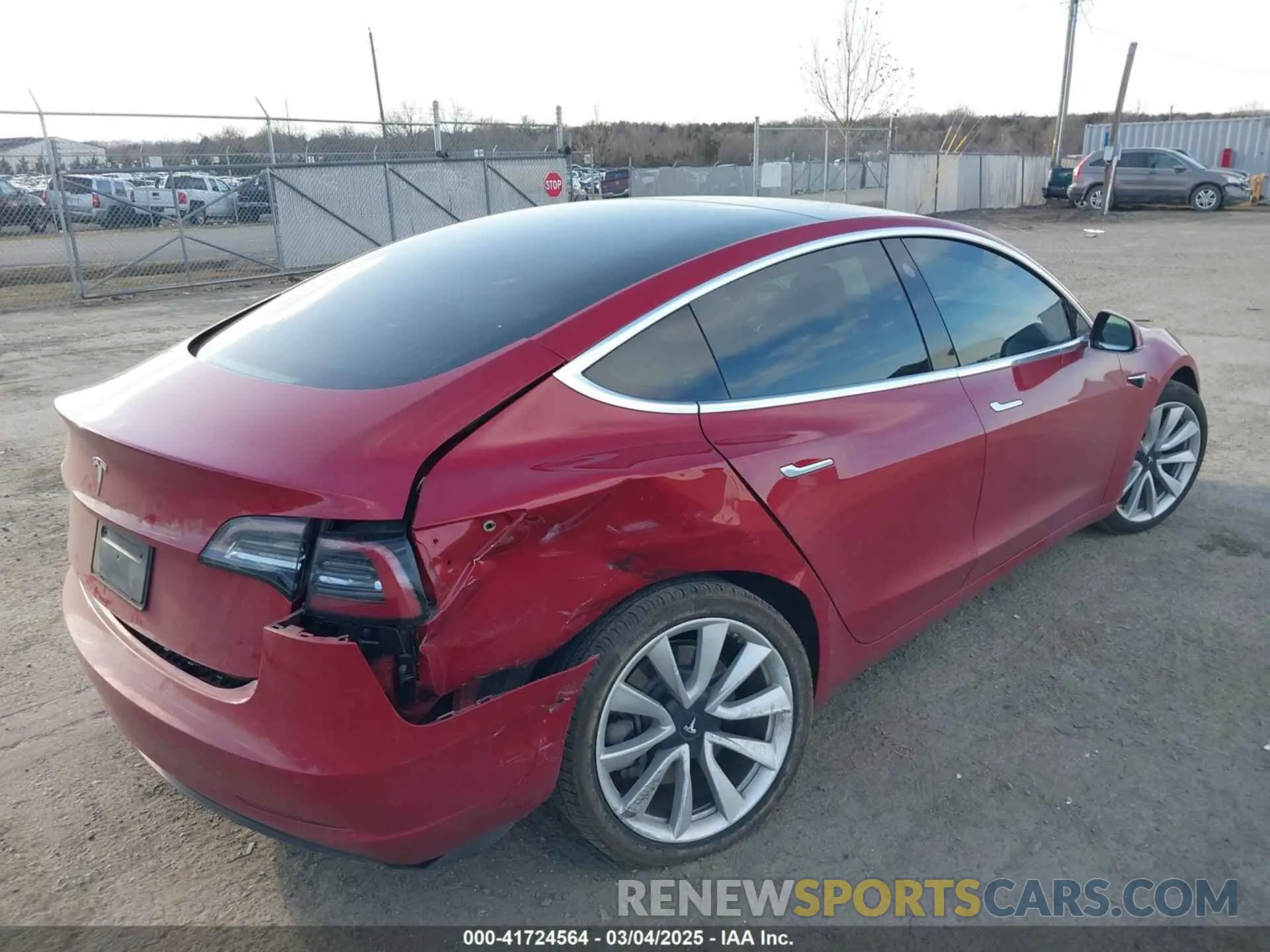 4 Photograph of a damaged car 5YJ3E1EA3KF466418 TESLA MODEL 3 2019