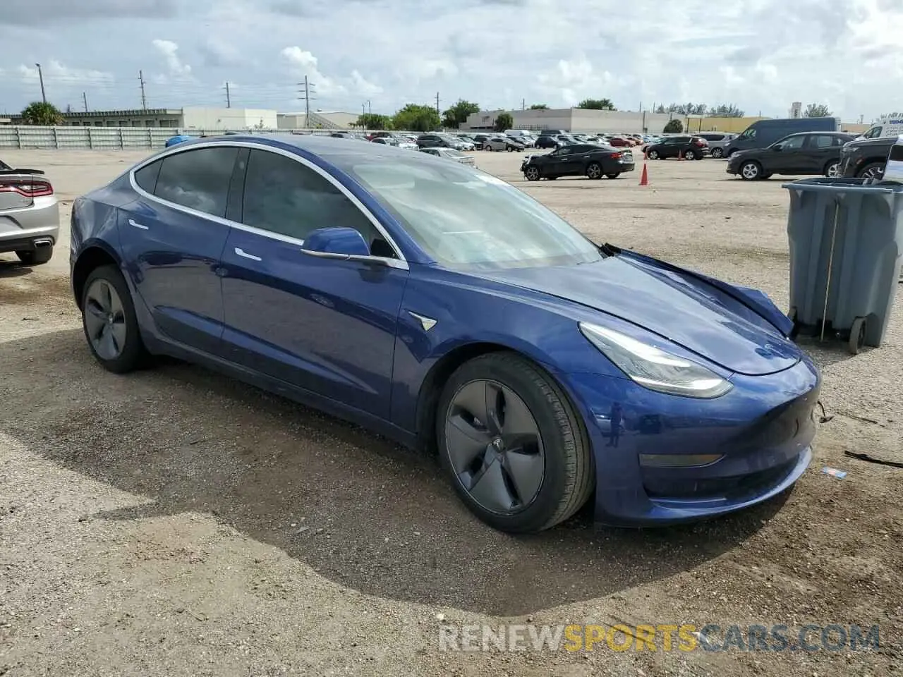 4 Photograph of a damaged car 5YJ3E1EA3KF486104 TESLA MODEL 3 2019