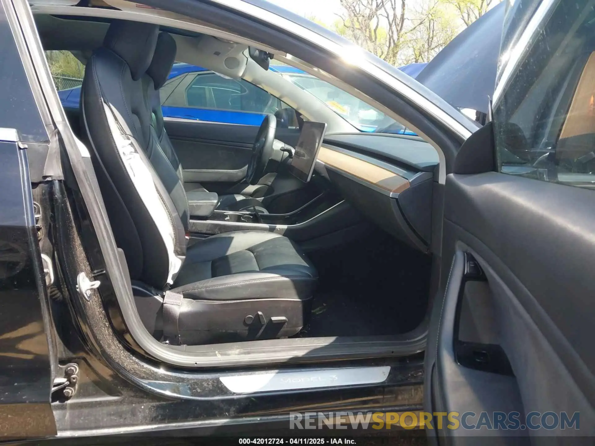5 Photograph of a damaged car 5YJ3E1EA4KF296859 TESLA MODEL 3 2019