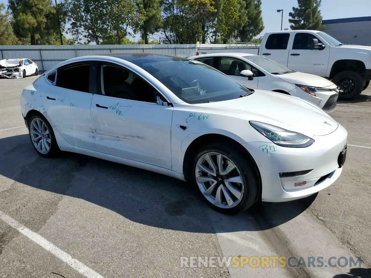 4 Photograph of a damaged car 5YJ3E1EA4KF317824 TESLA MODEL 3 2019