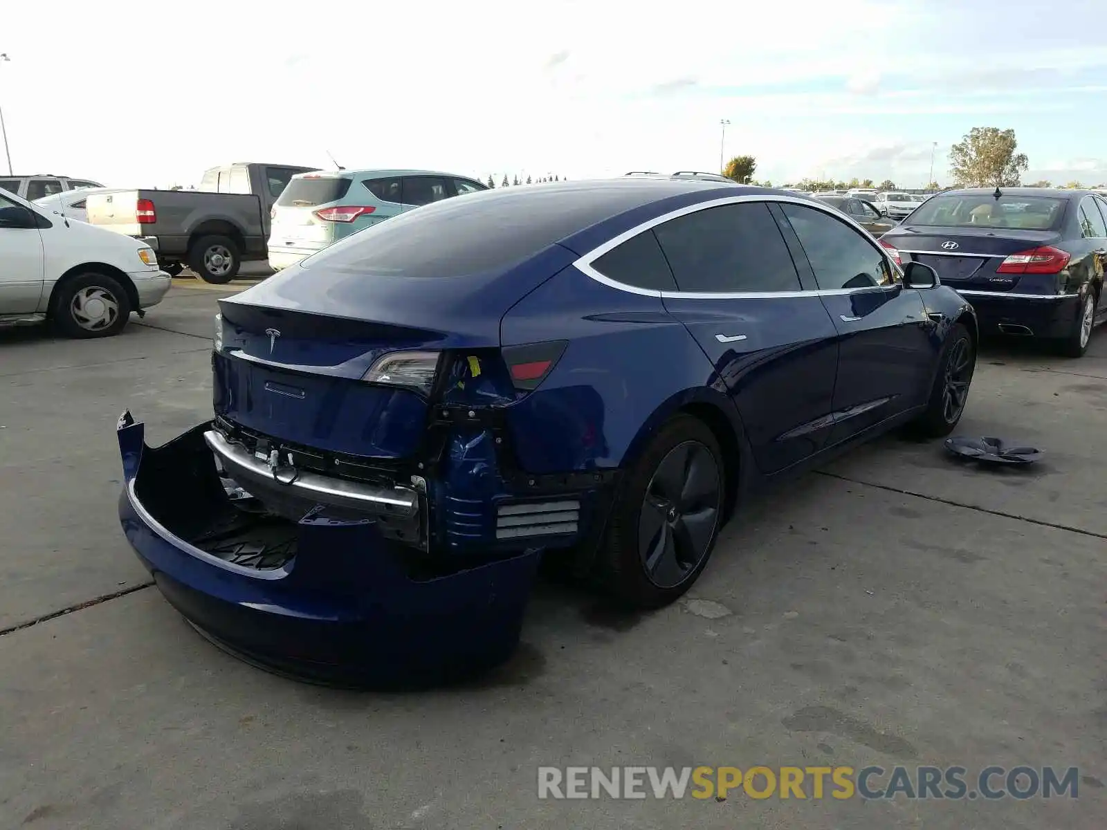 4 Photograph of a damaged car 5YJ3E1EA4KF326278 TESLA MODEL 3 2019