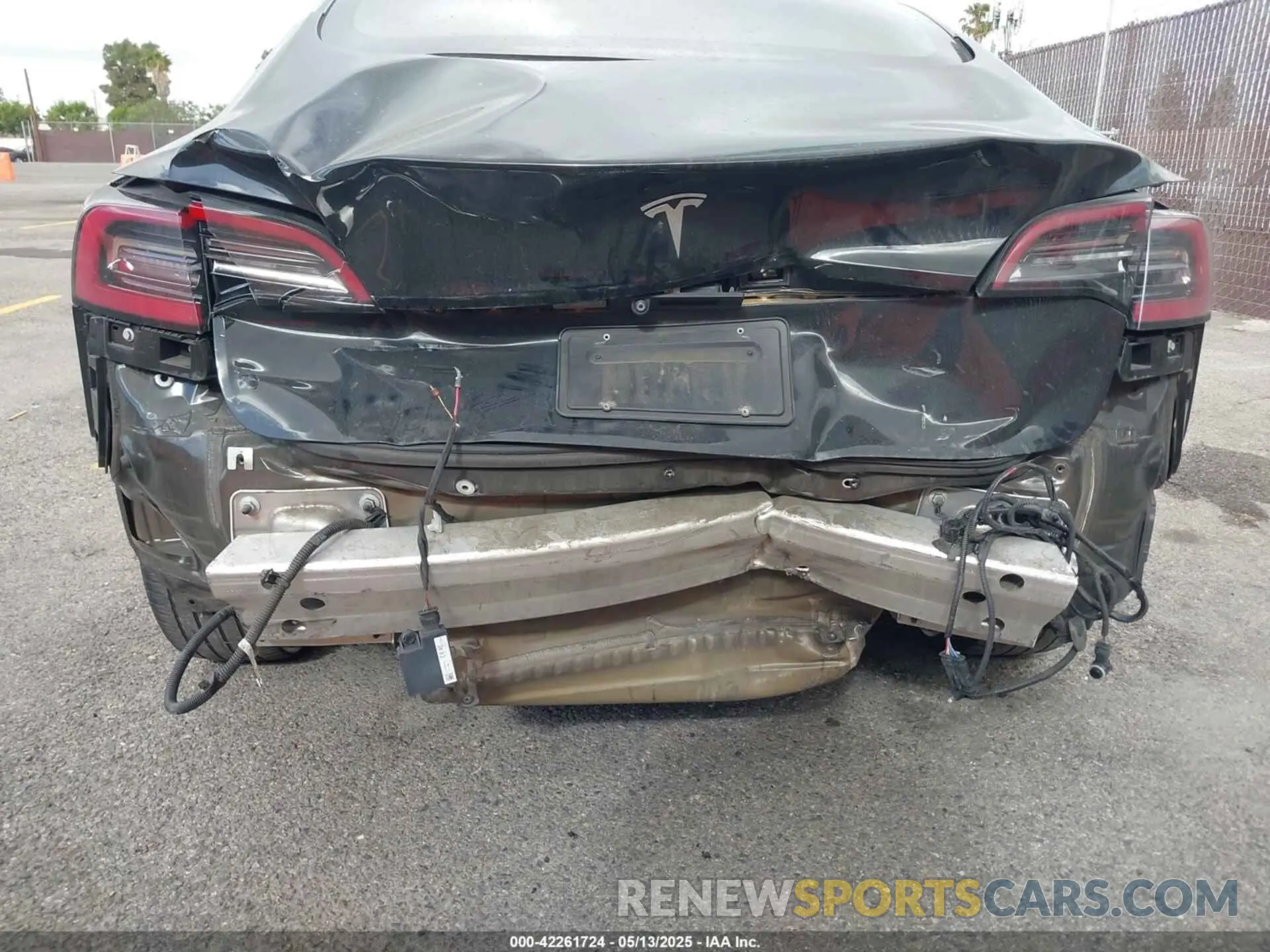6 Photograph of a damaged car 5YJ3E1EA4KF361967 TESLA MODEL 3 2019