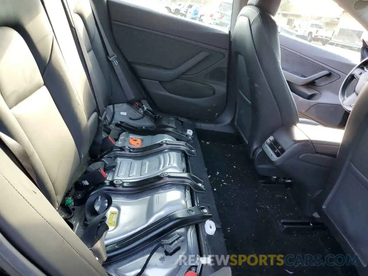 6 Photograph of a damaged car 5YJ3E1EA4KF396024 TESLA MODEL 3 2019